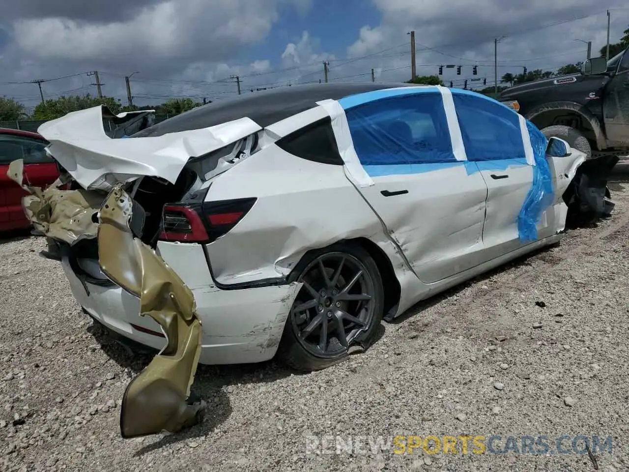 3 Photograph of a damaged car 5YJ3E1EA4PF567345 TESLA MODEL 3 2023
