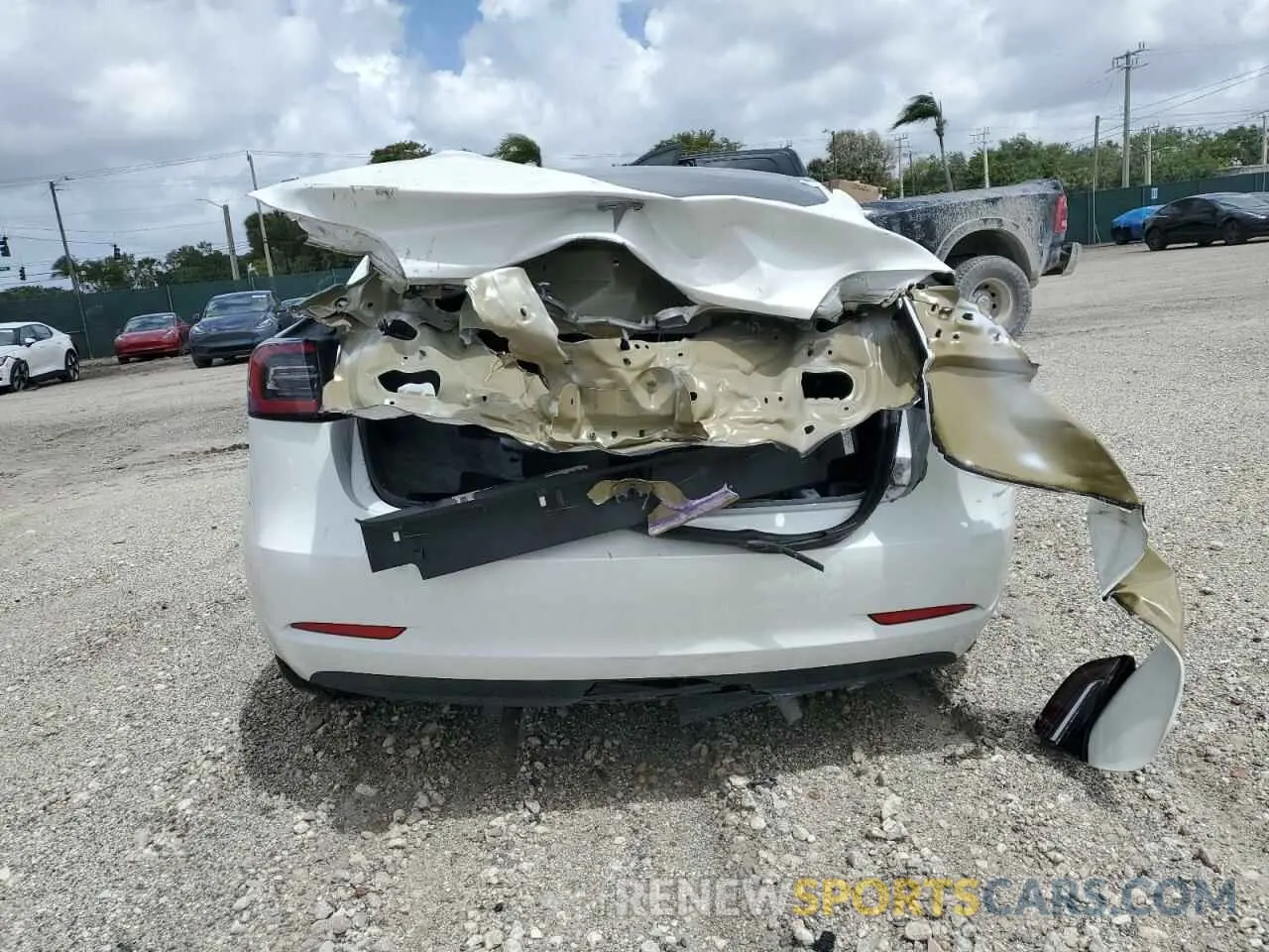 6 Photograph of a damaged car 5YJ3E1EA4PF567345 TESLA MODEL 3 2023