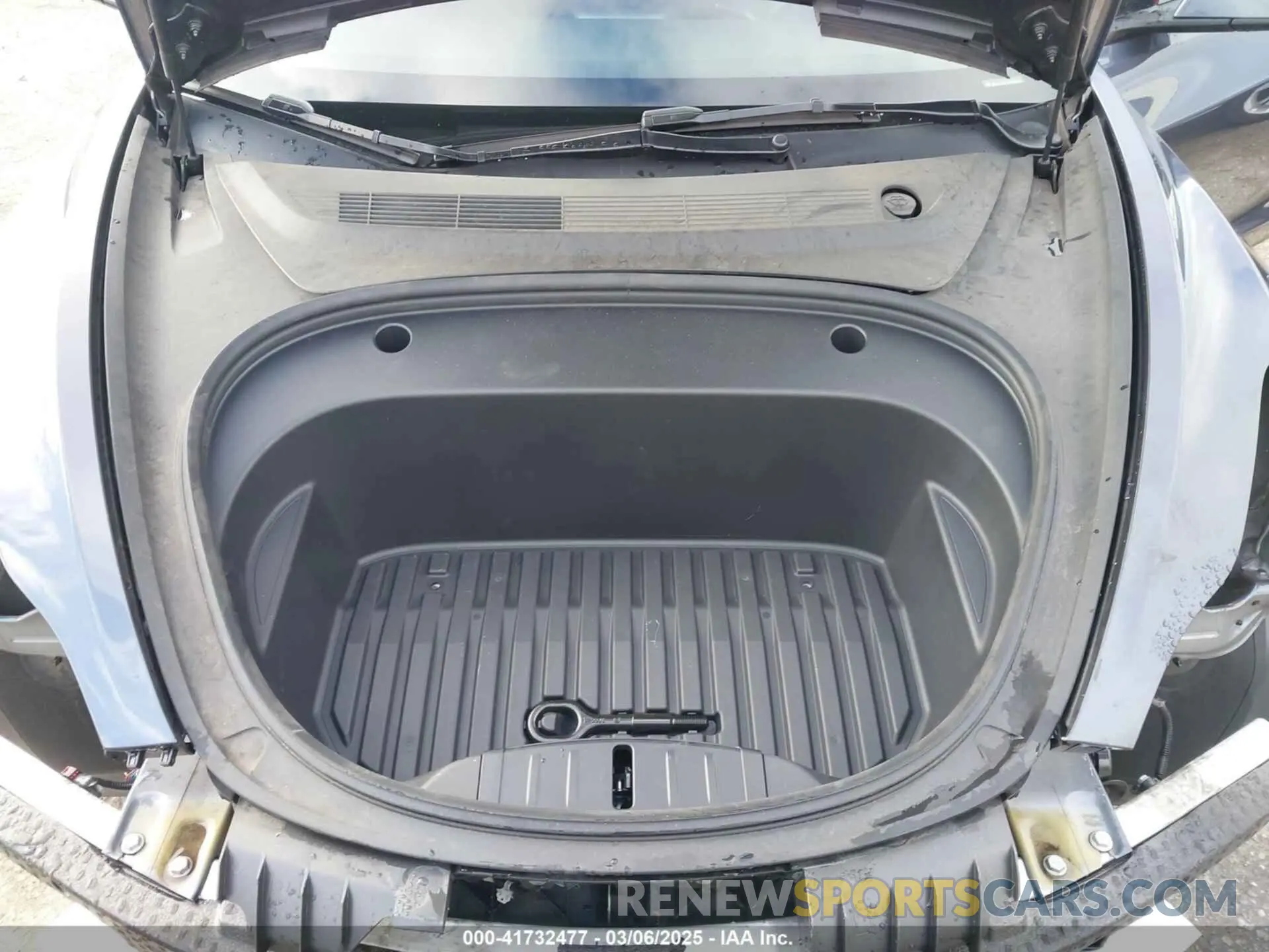 10 Photograph of a damaged car 5YJ3E1EA4PF569645 TESLA MODEL 3 2023