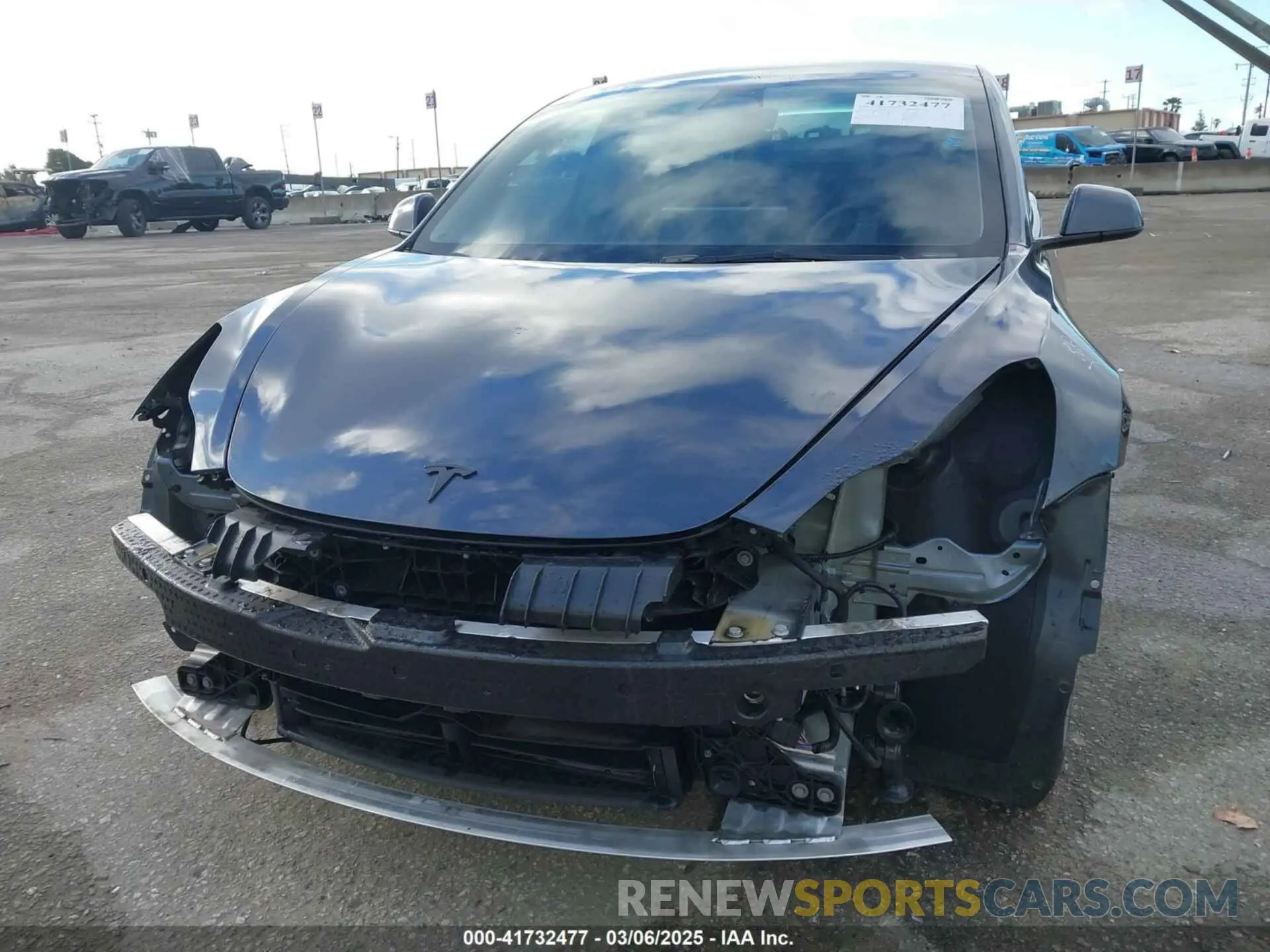13 Photograph of a damaged car 5YJ3E1EA4PF569645 TESLA MODEL 3 2023