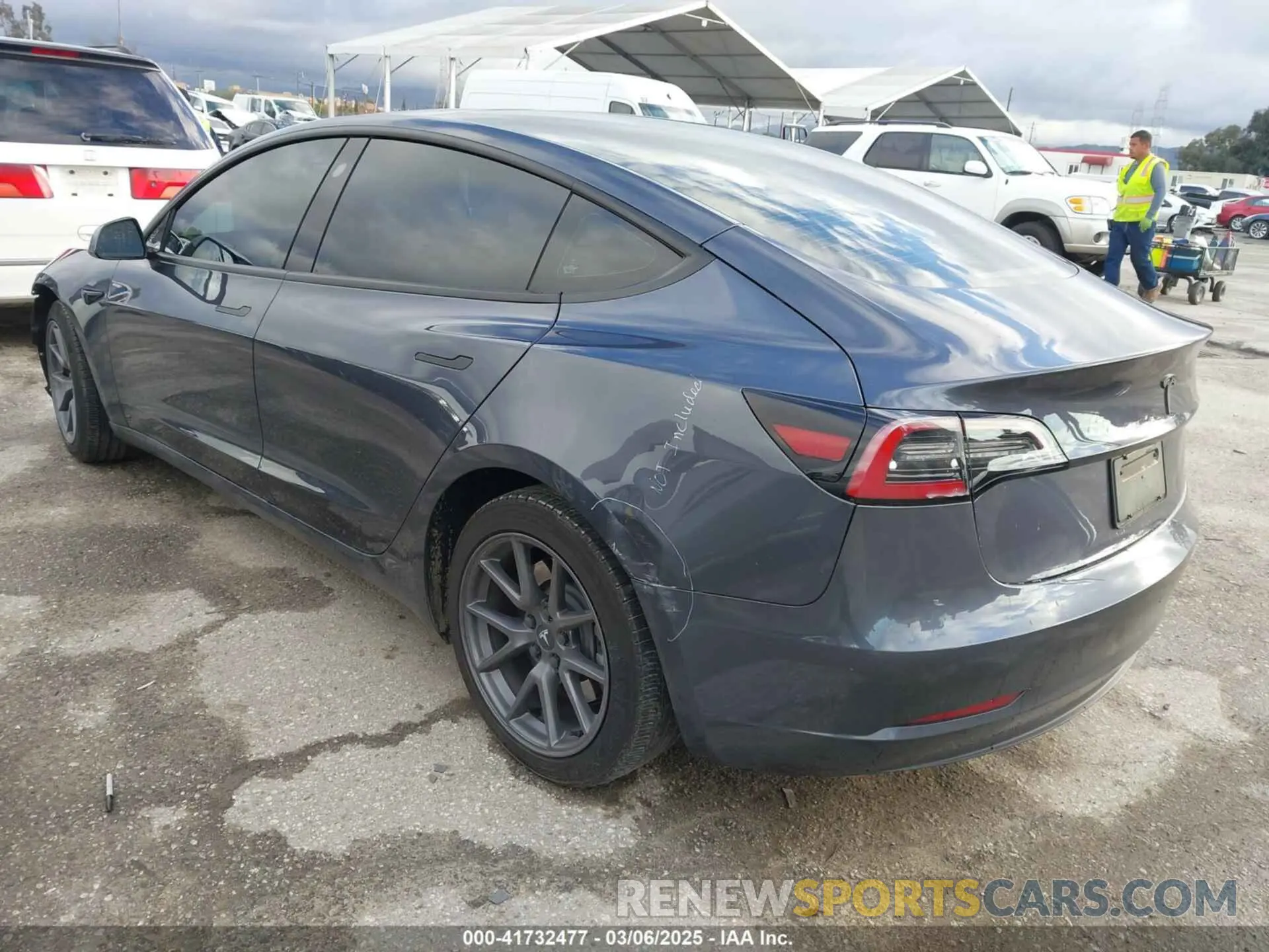 3 Photograph of a damaged car 5YJ3E1EA4PF569645 TESLA MODEL 3 2023