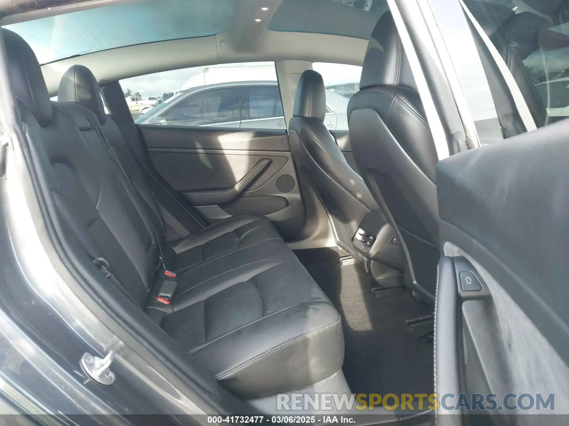 8 Photograph of a damaged car 5YJ3E1EA4PF569645 TESLA MODEL 3 2023