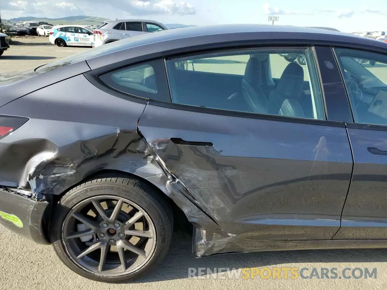 10 Photograph of a damaged car 5YJ3E1EA4PF570942 TESLA MODEL 3 2023