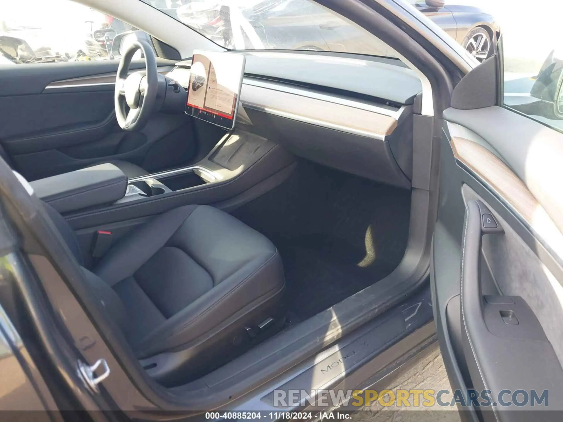 5 Photograph of a damaged car 5YJ3E1EA4PF573632 TESLA MODEL 3 2023