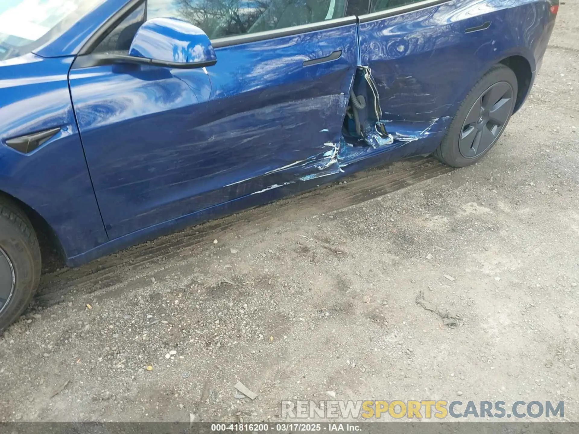 6 Photograph of a damaged car 5YJ3E1EA4PF581441 TESLA MODEL 3 2023