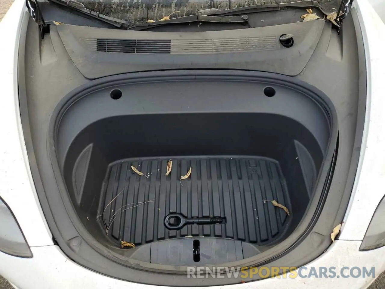 11 Photograph of a damaged car 5YJ3E1EA4PF581973 TESLA MODEL 3 2023