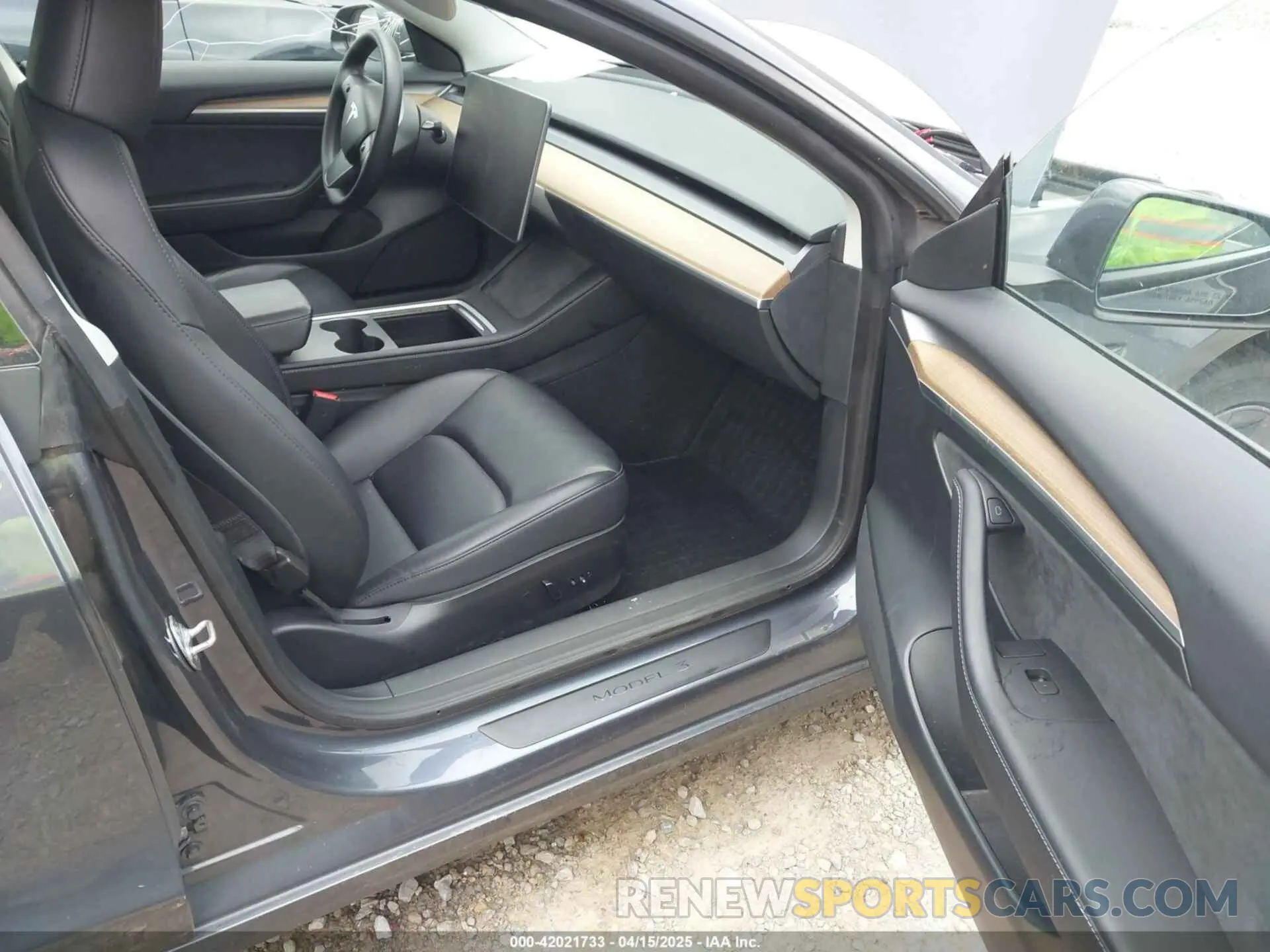 5 Photograph of a damaged car 5YJ3E1EA4PF605513 TESLA MODEL 3 2023