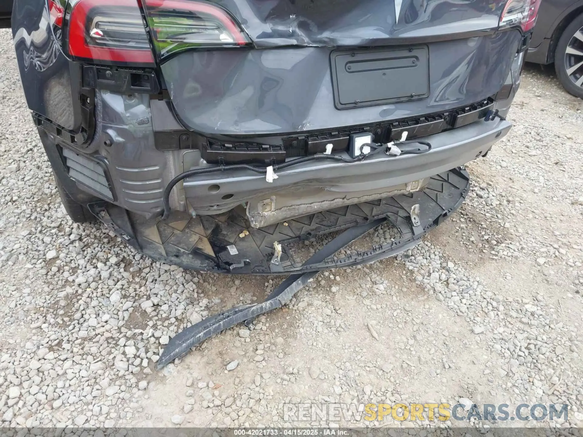 6 Photograph of a damaged car 5YJ3E1EA4PF605513 TESLA MODEL 3 2023