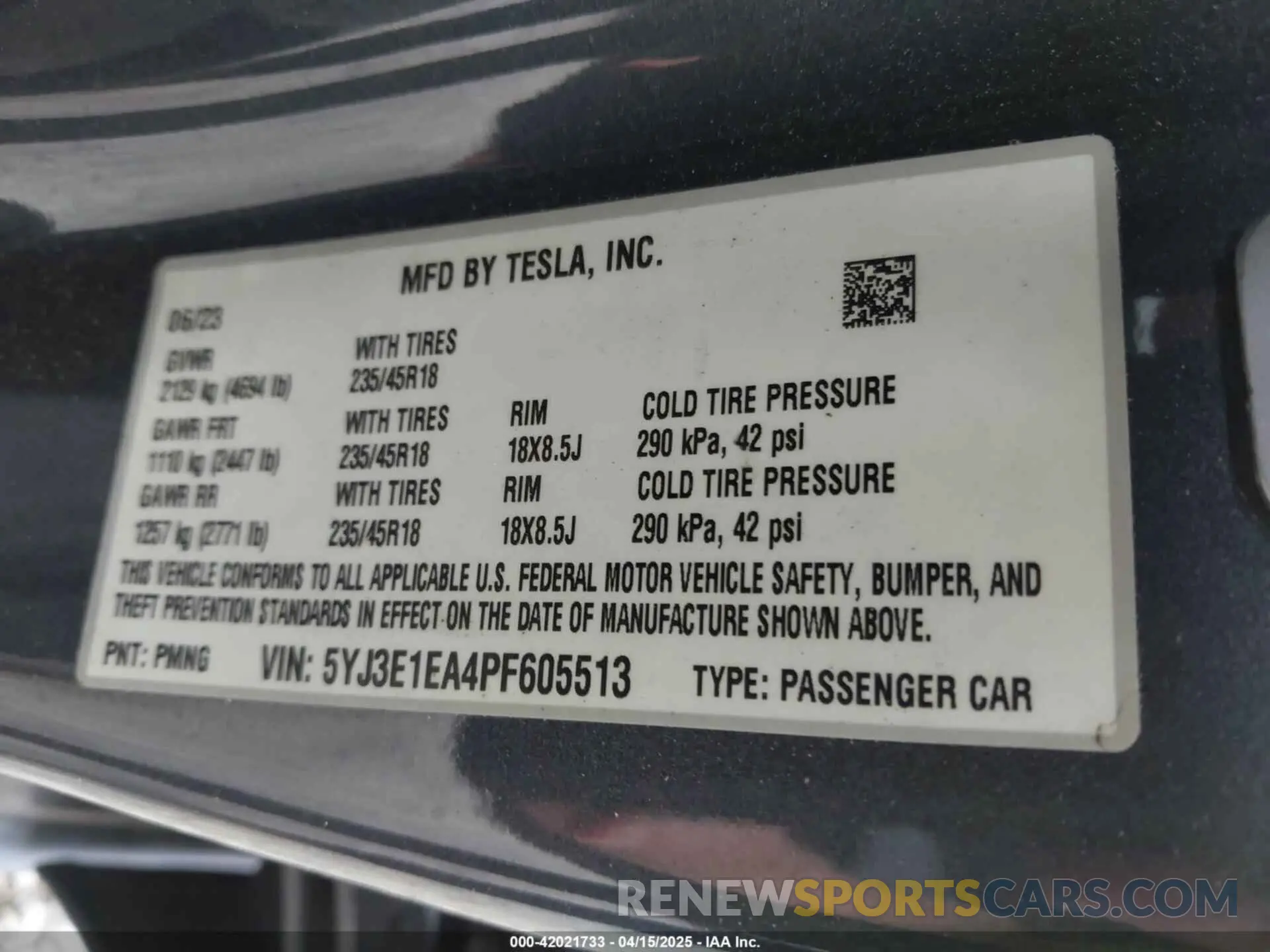 9 Photograph of a damaged car 5YJ3E1EA4PF605513 TESLA MODEL 3 2023