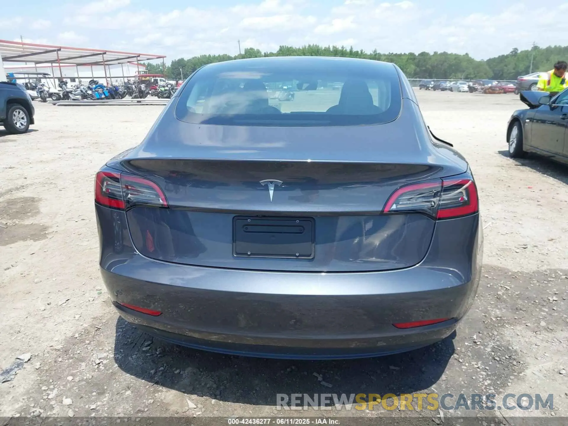 16 Photograph of a damaged car 5YJ3E1EA4PF615457 TESLA MODEL 3 2023