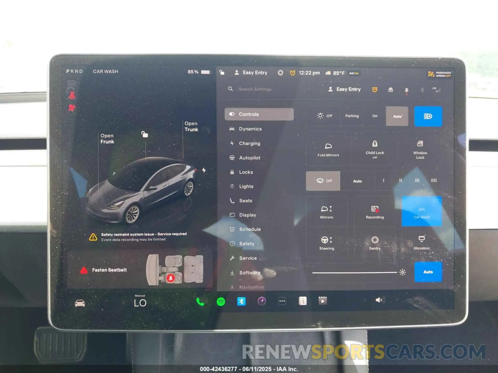 18 Photograph of a damaged car 5YJ3E1EA4PF615457 TESLA MODEL 3 2023