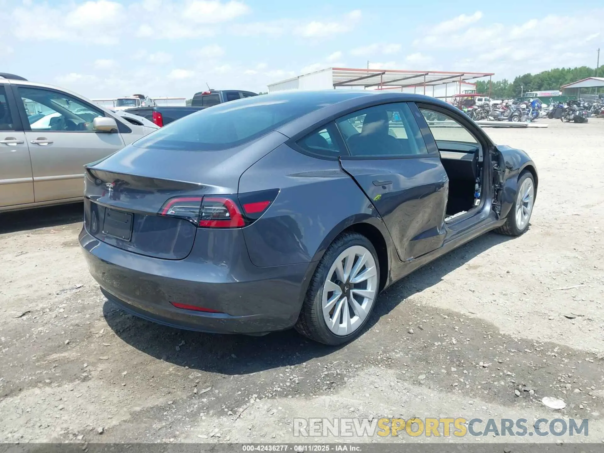 4 Photograph of a damaged car 5YJ3E1EA4PF615457 TESLA MODEL 3 2023