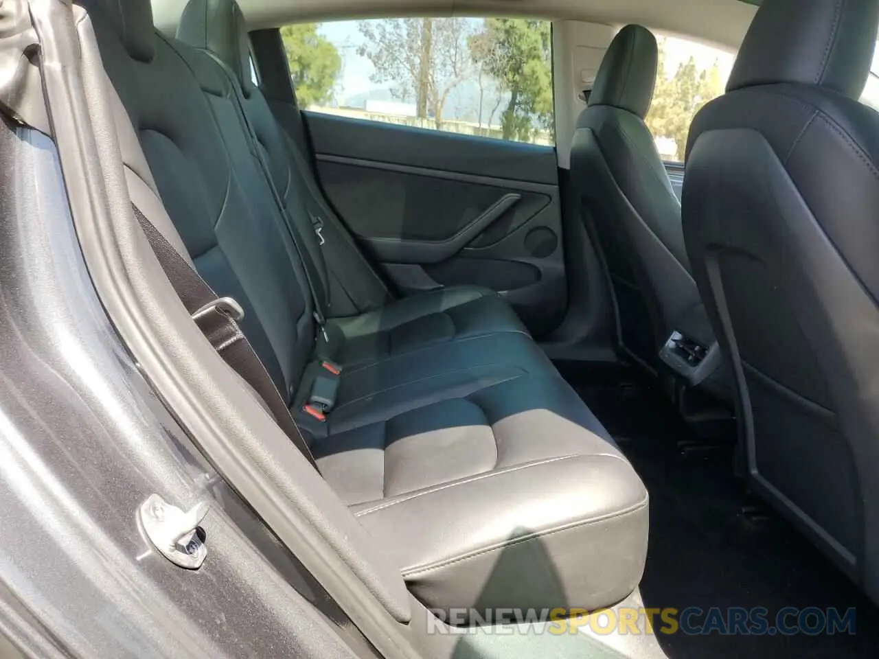 10 Photograph of a damaged car 5YJ3E1EA4PF615975 TESLA MODEL 3 2023
