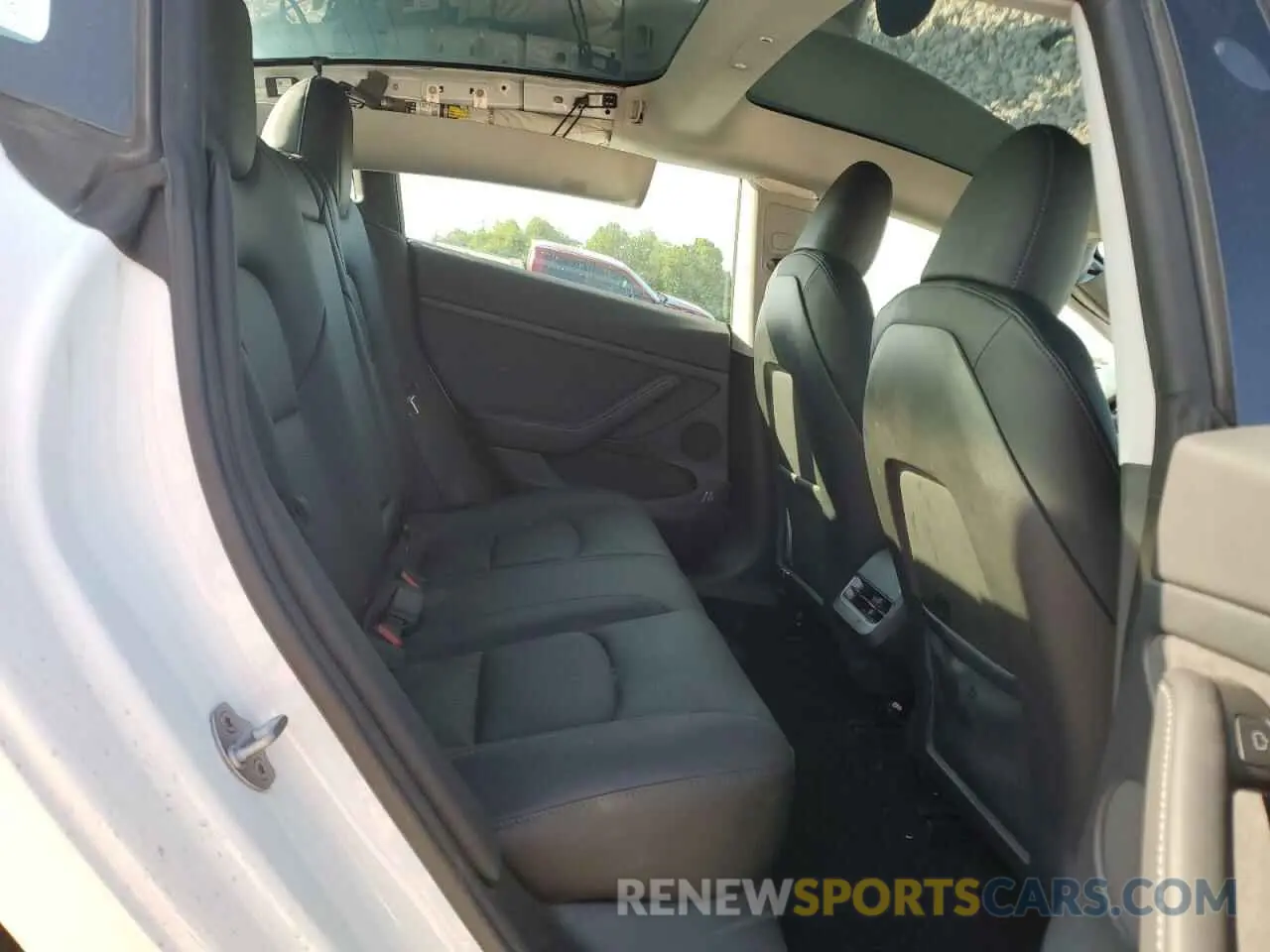 10 Photograph of a damaged car 5YJ3E1EA4PF631304 TESLA MODEL 3 2023