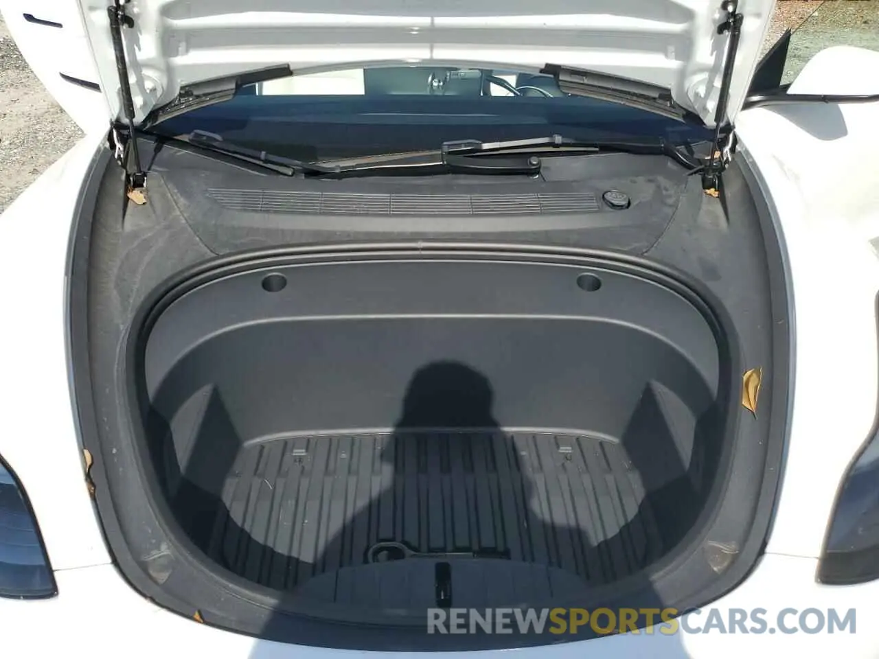 11 Photograph of a damaged car 5YJ3E1EA4PF641072 TESLA MODEL 3 2023