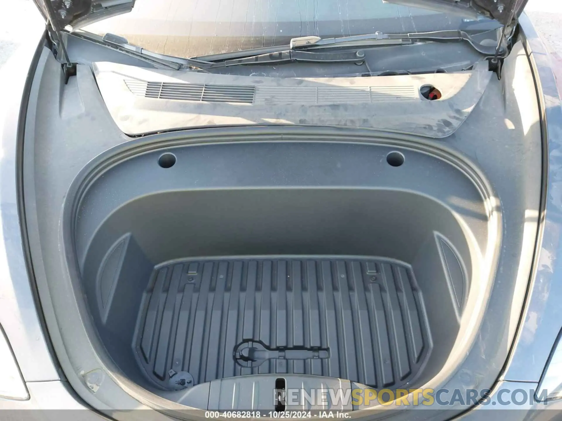10 Photograph of a damaged car 5YJ3E1EA4PF649740 TESLA MODEL 3 2023