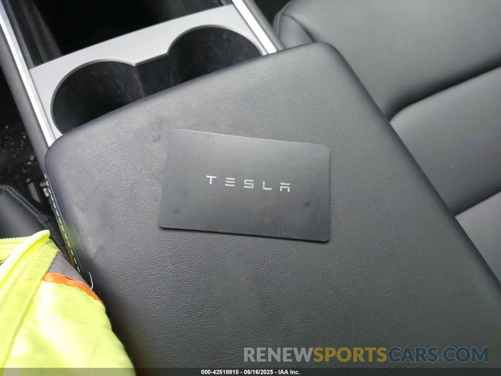 11 Photograph of a damaged car 5YJ3E1EA4PF657112 TESLA MODEL 3 2023
