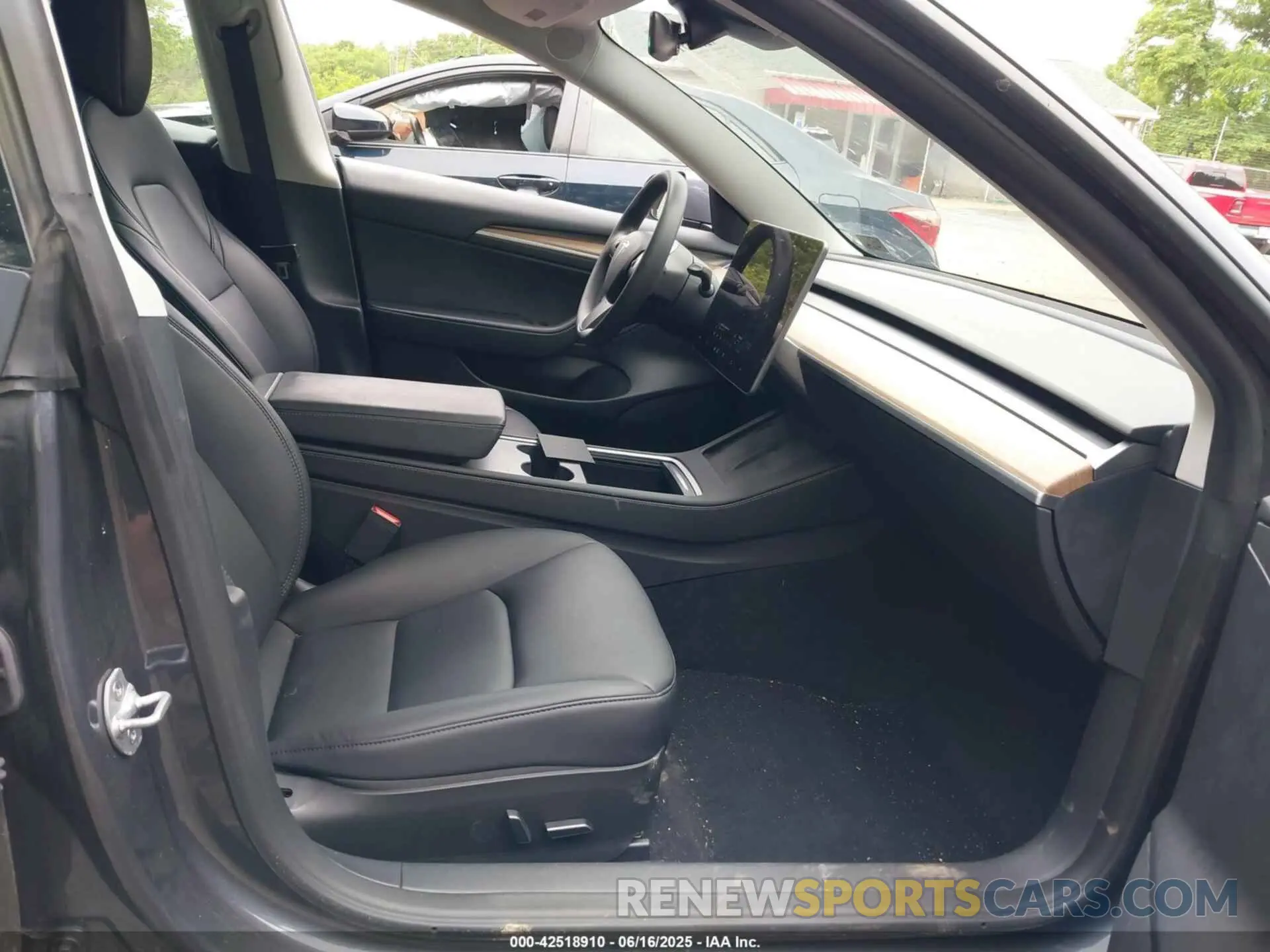 5 Photograph of a damaged car 5YJ3E1EA4PF657112 TESLA MODEL 3 2023