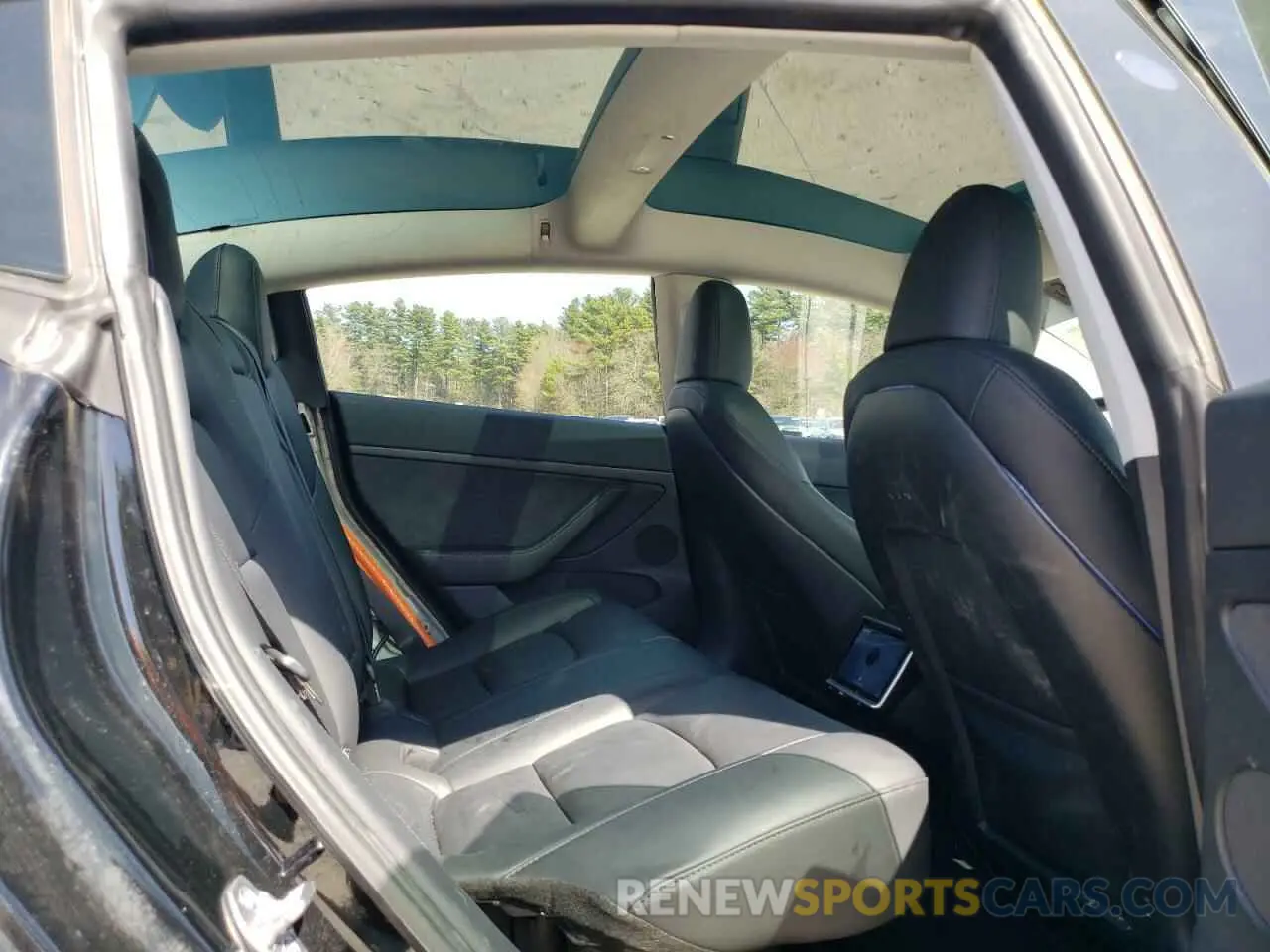 10 Photograph of a damaged car 5YJ3E1EA4PF658387 TESLA MODEL 3 2023