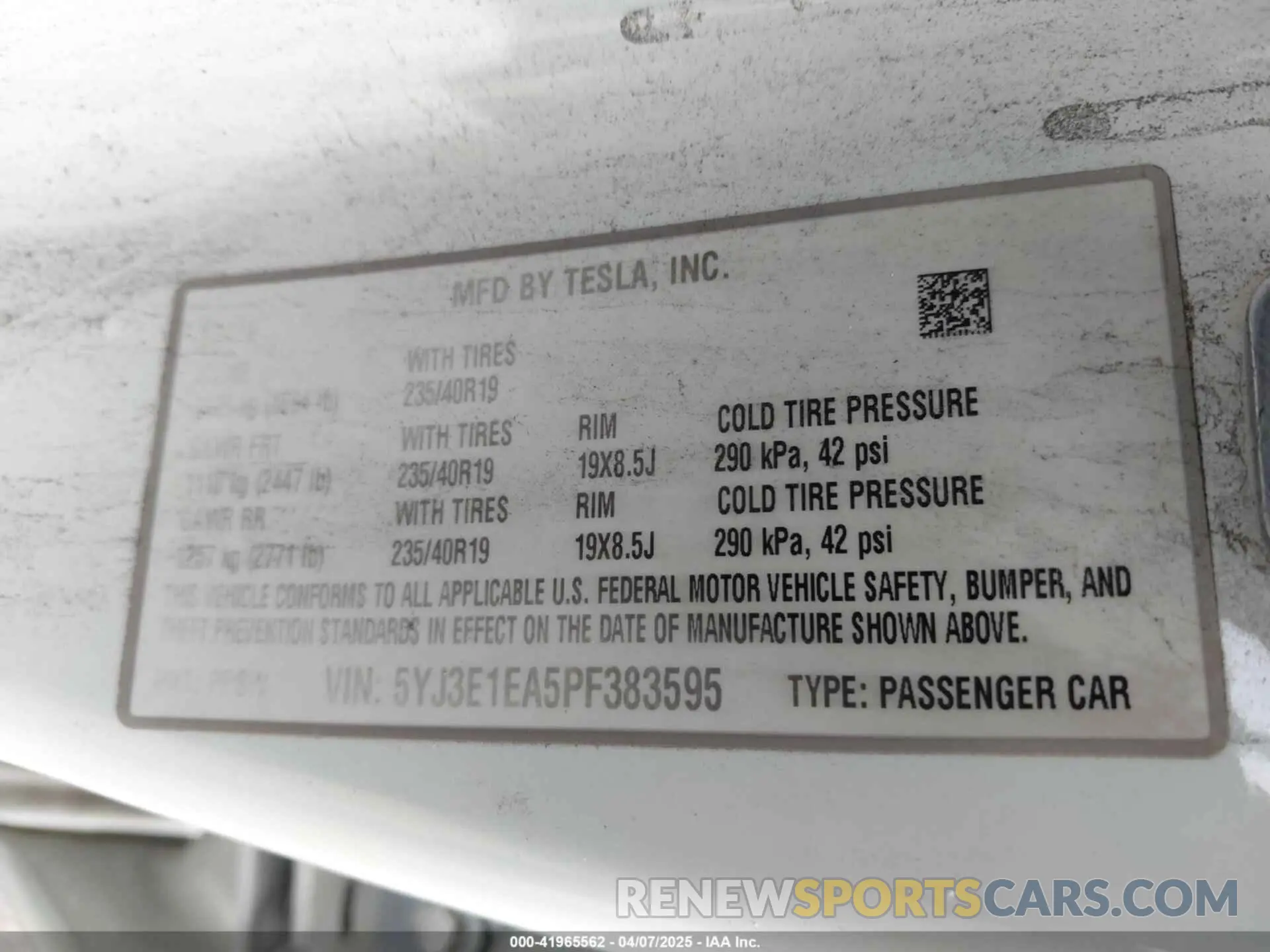 9 Photograph of a damaged car 5YJ3E1EA5PF383595 TESLA MODEL 3 2023