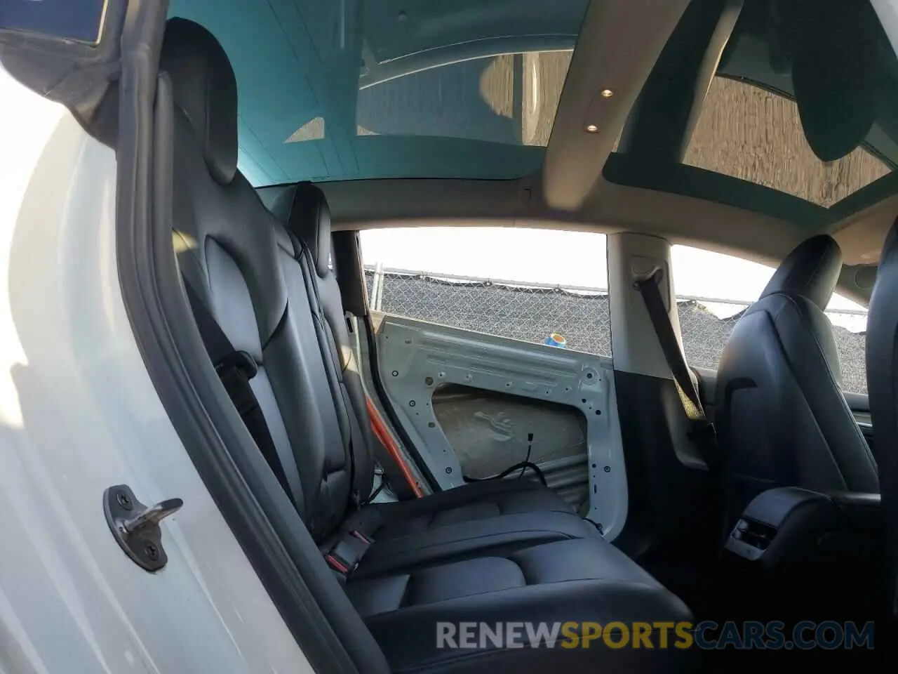 10 Photograph of a damaged car 5YJ3E1EA5PF396881 TESLA MODEL 3 2023
