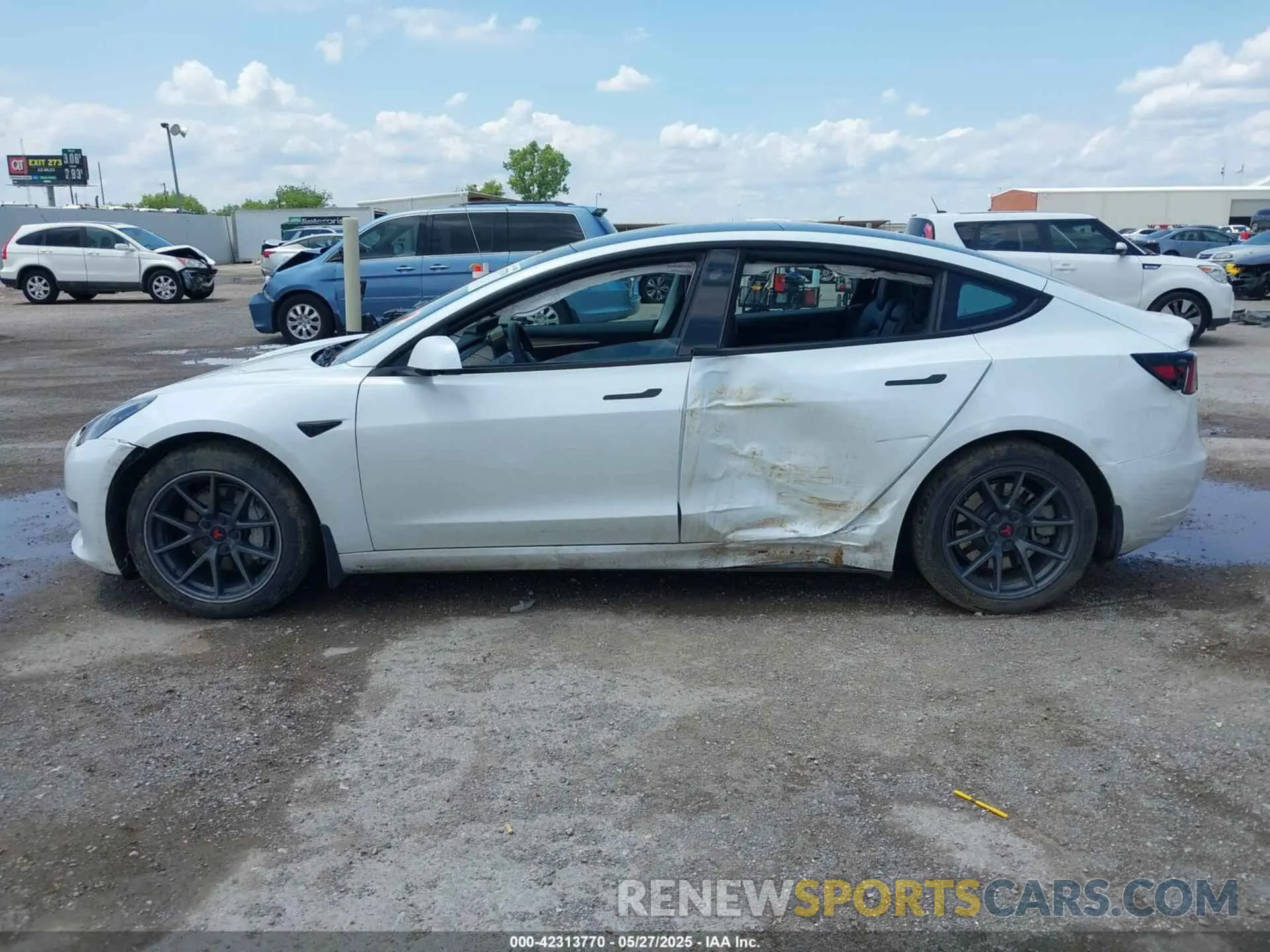 13 Photograph of a damaged car 5YJ3E1EA5PF407054 TESLA MODEL 3 2023