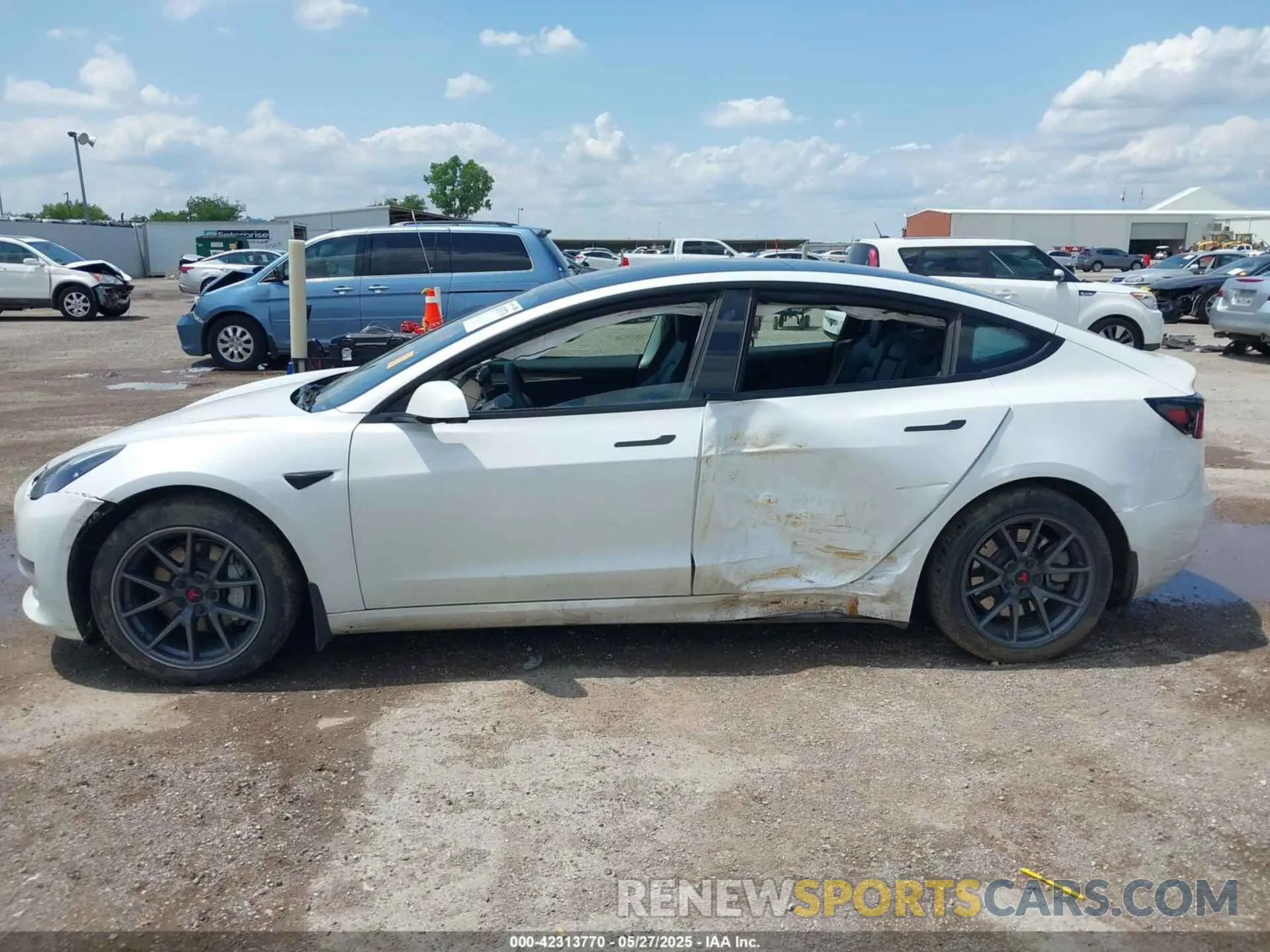 6 Photograph of a damaged car 5YJ3E1EA5PF407054 TESLA MODEL 3 2023