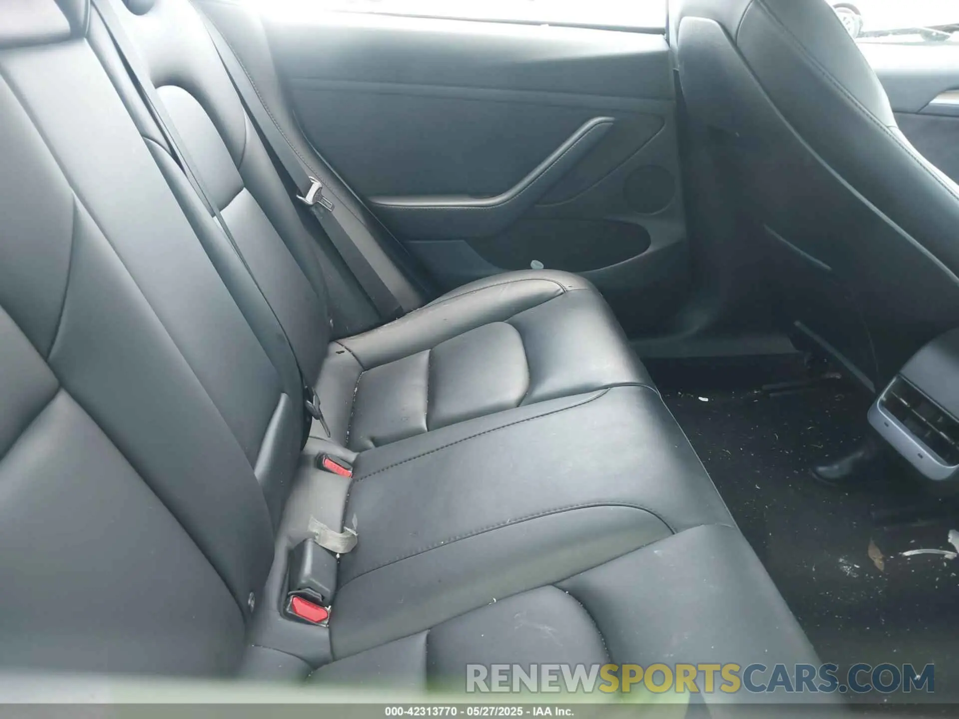 8 Photograph of a damaged car 5YJ3E1EA5PF407054 TESLA MODEL 3 2023