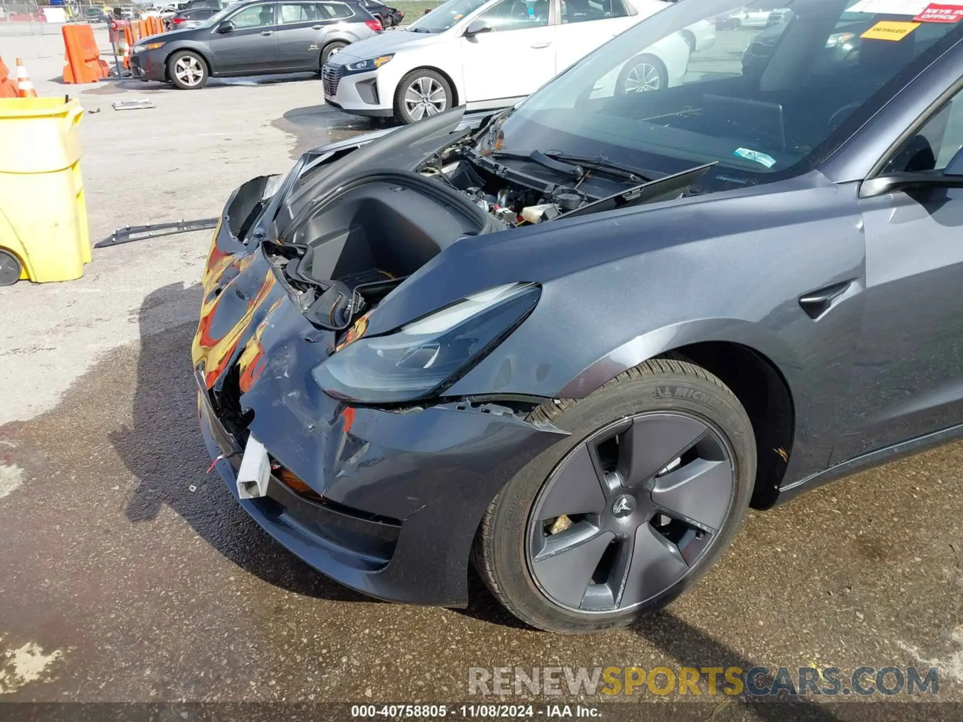 19 Photograph of a damaged car 5YJ3E1EA5PF407992 TESLA MODEL 3 2023