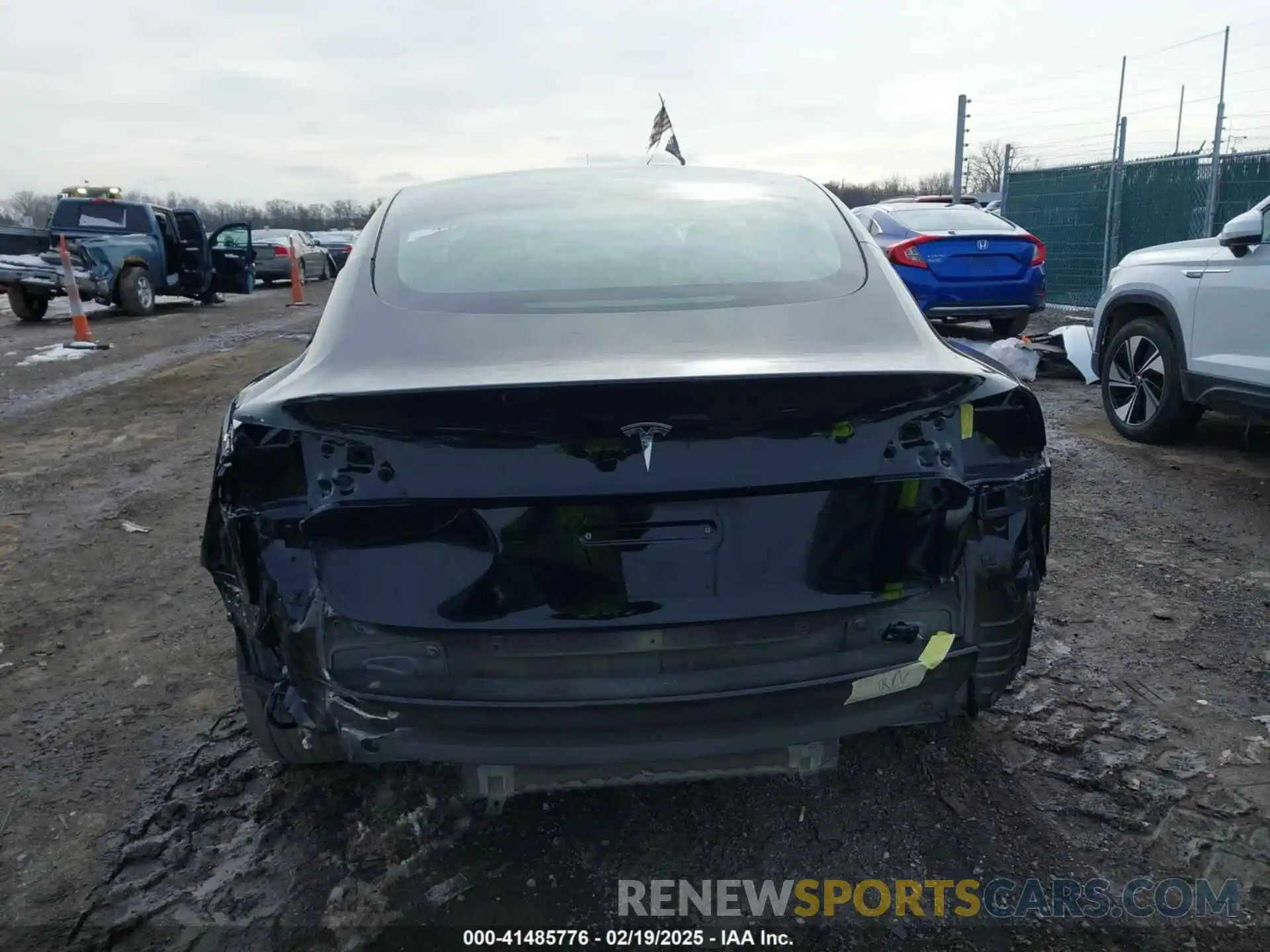 17 Photograph of a damaged car 5YJ3E1EA5PF452558 TESLA MODEL 3 2023