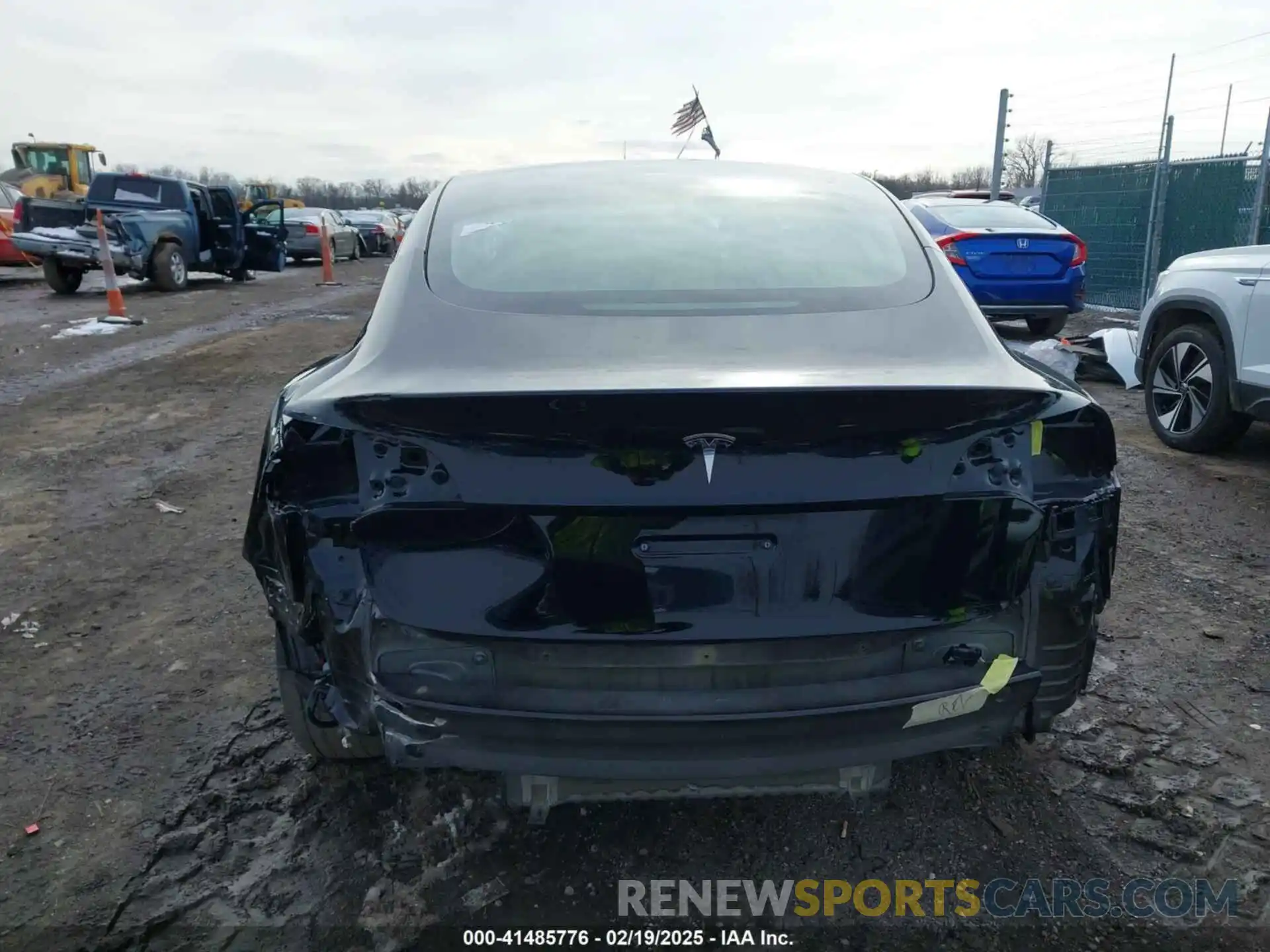 6 Photograph of a damaged car 5YJ3E1EA5PF452558 TESLA MODEL 3 2023