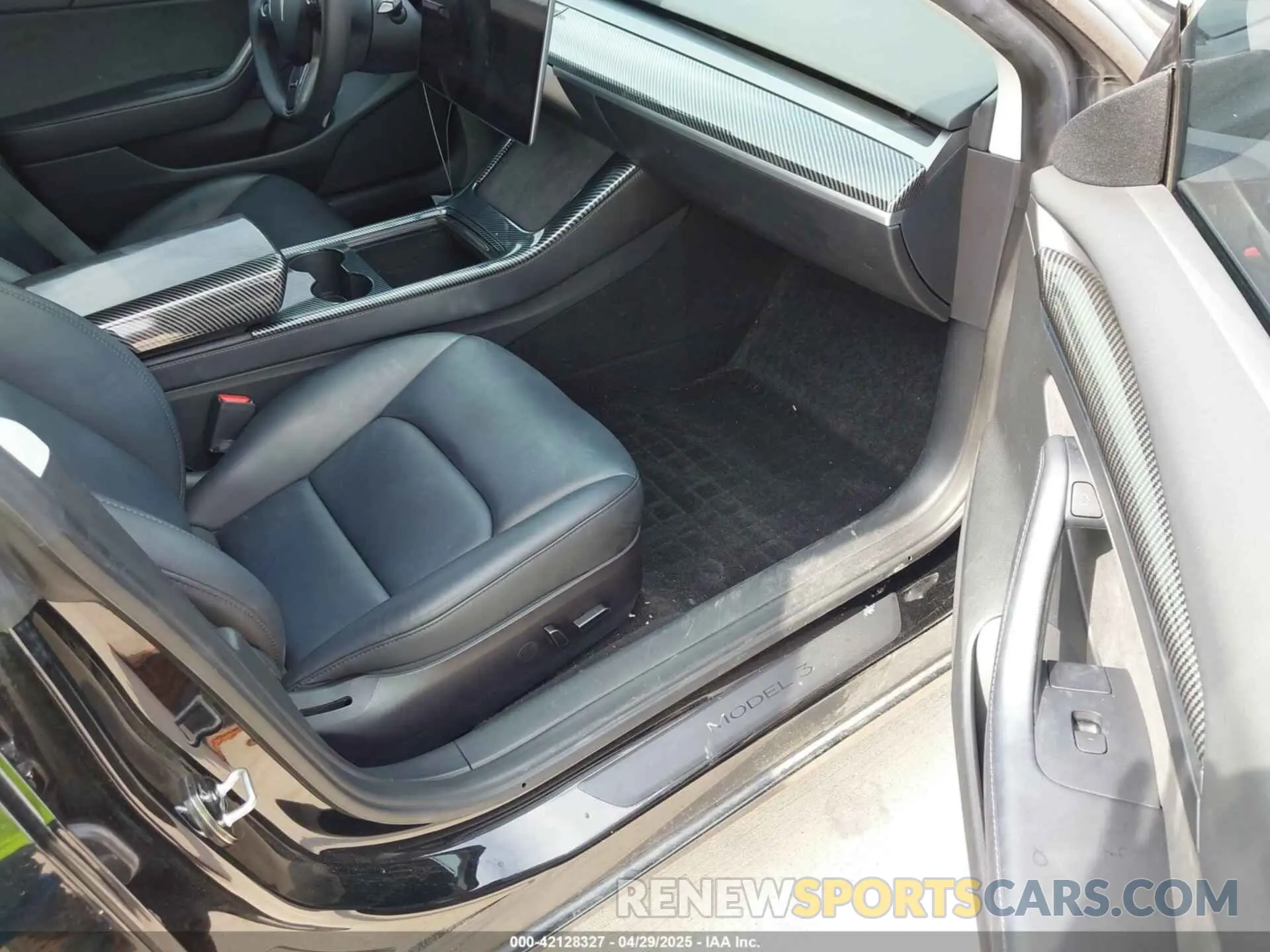 5 Photograph of a damaged car 5YJ3E1EA5PF484040 TESLA MODEL 3 2023