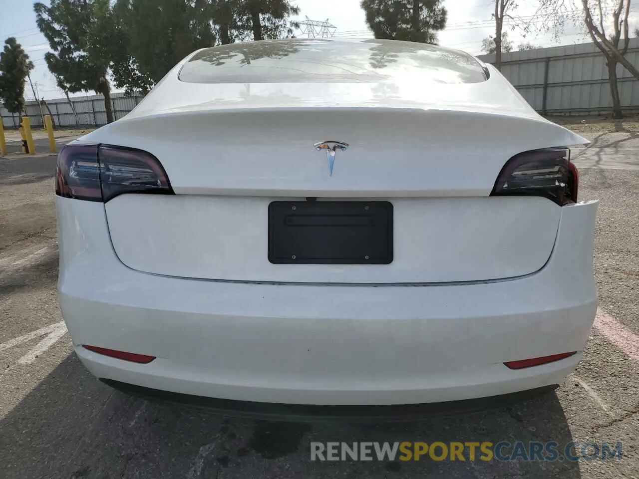 6 Photograph of a damaged car 5YJ3E1EA5PF486726 TESLA MODEL 3 2023