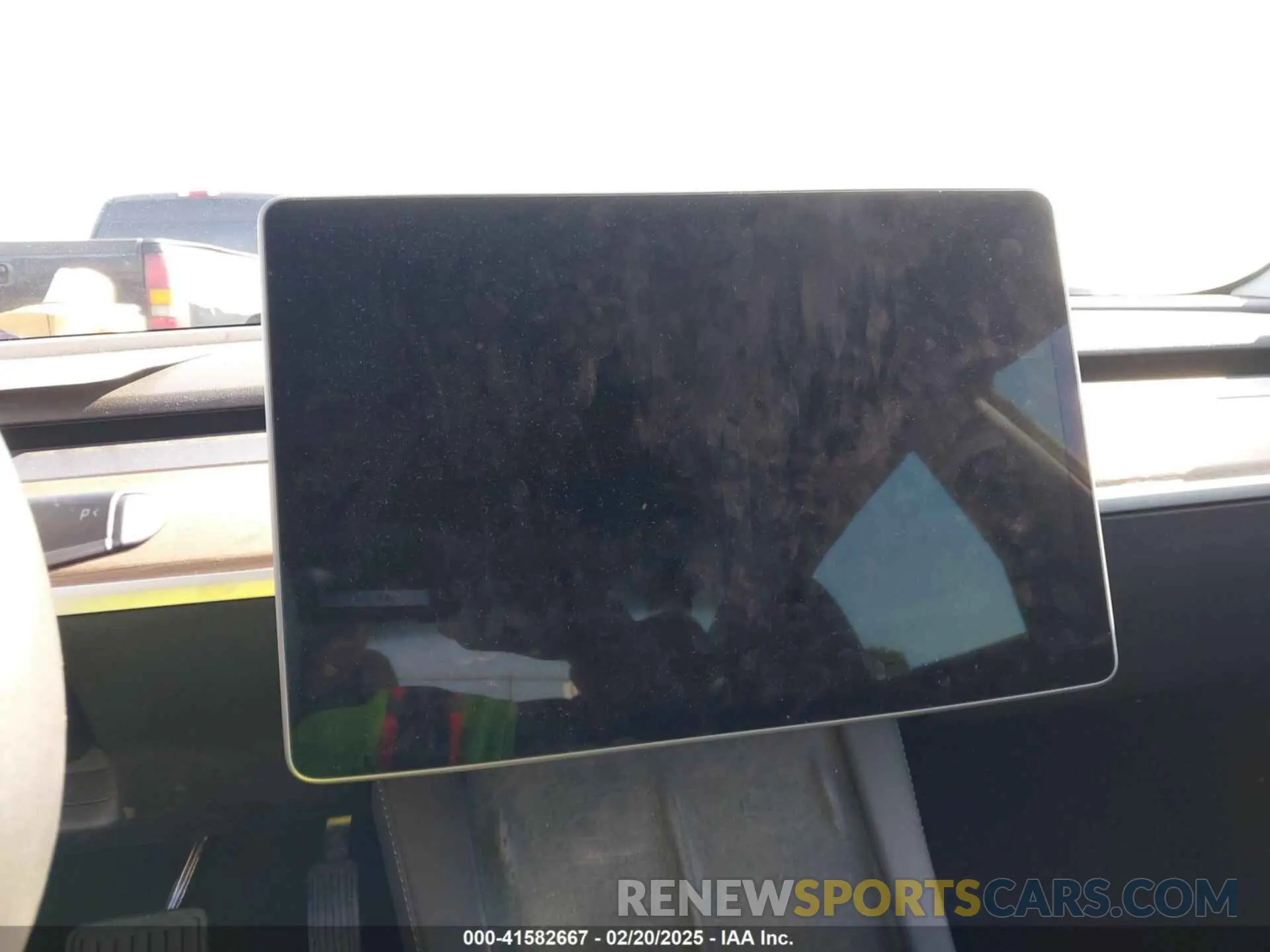 18 Photograph of a damaged car 5YJ3E1EA5PF487939 TESLA MODEL 3 2023