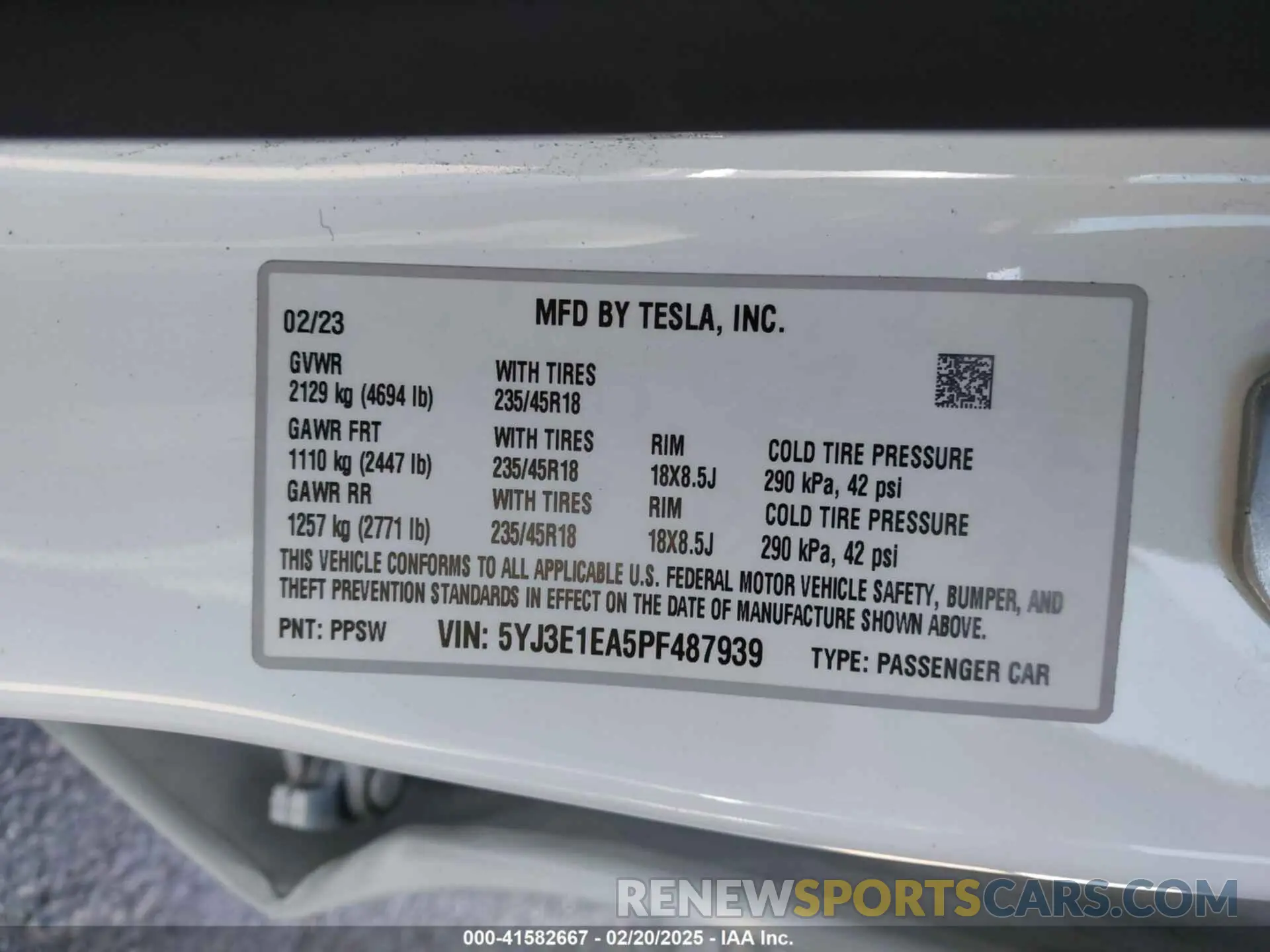 9 Photograph of a damaged car 5YJ3E1EA5PF487939 TESLA MODEL 3 2023