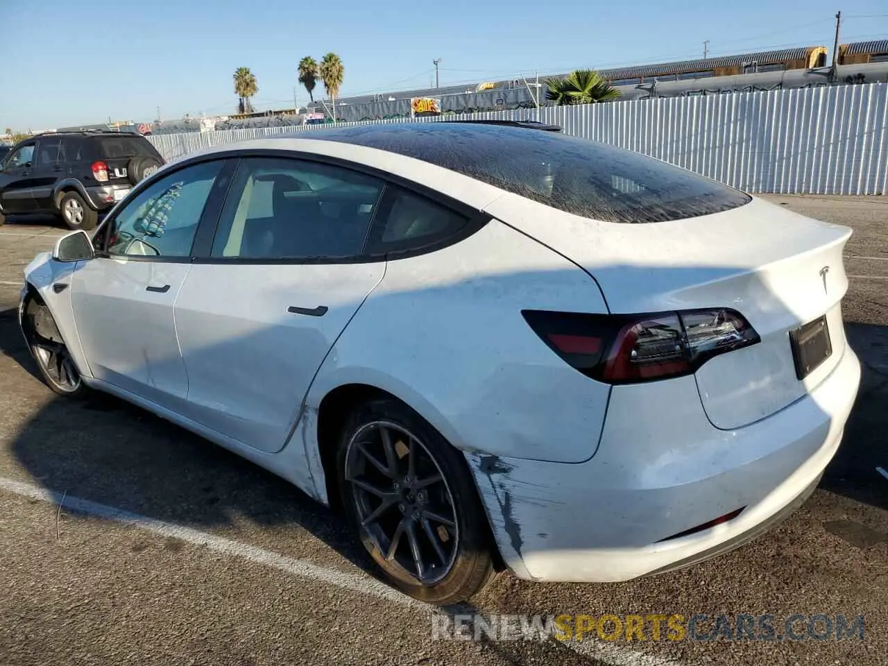 2 Photograph of a damaged car 5YJ3E1EA5PF488637 TESLA MODEL 3 2023