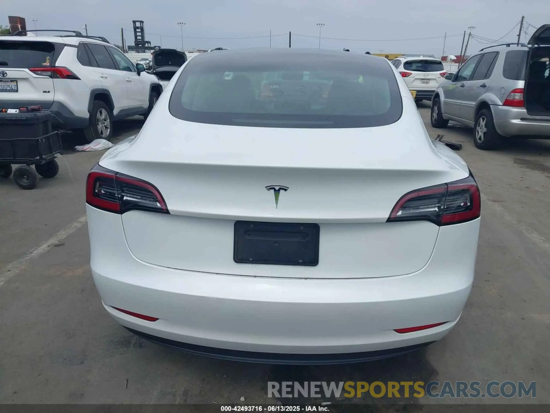15 Photograph of a damaged car 5YJ3E1EA5PF496902 TESLA MODEL 3 2023
