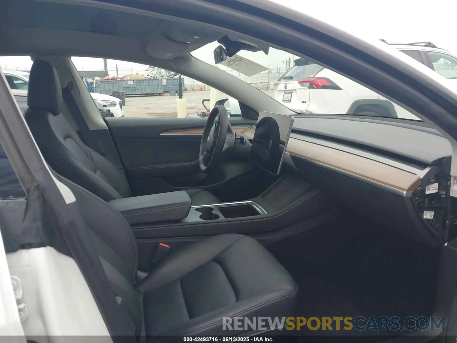 5 Photograph of a damaged car 5YJ3E1EA5PF496902 TESLA MODEL 3 2023