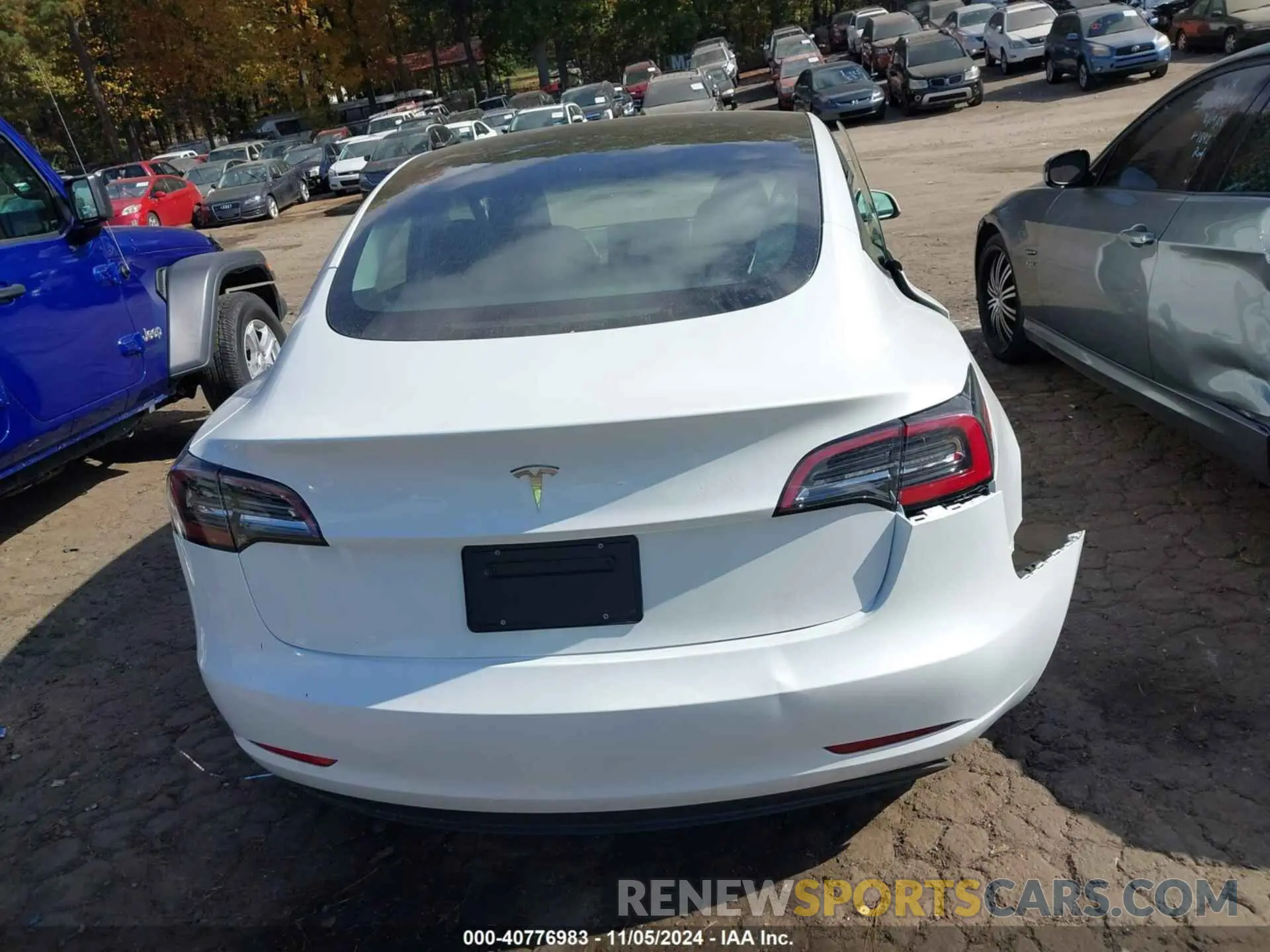 16 Photograph of a damaged car 5YJ3E1EA5PF546696 TESLA MODEL 3 2023