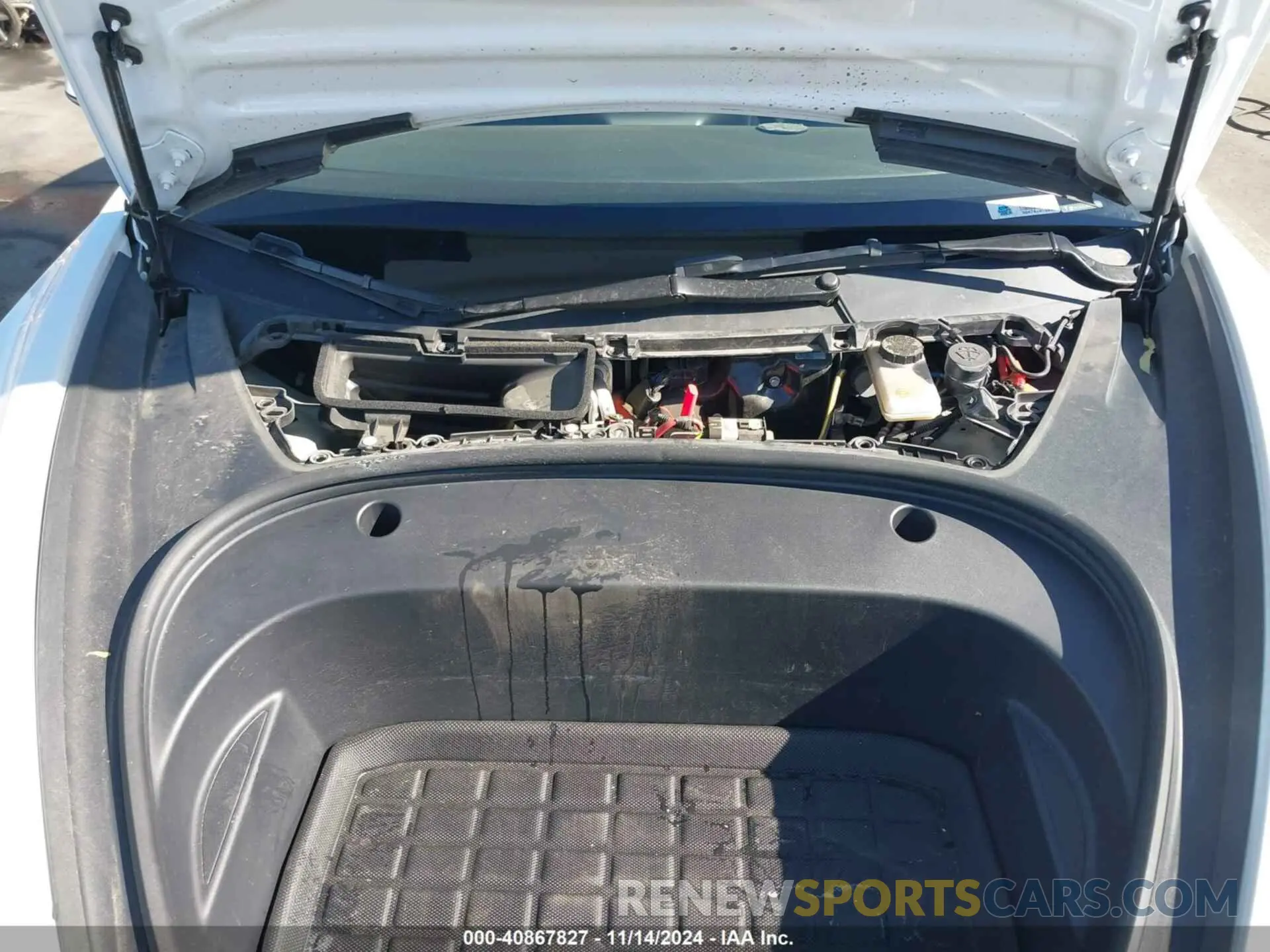 10 Photograph of a damaged car 5YJ3E1EA5PF548027 TESLA MODEL 3 2023
