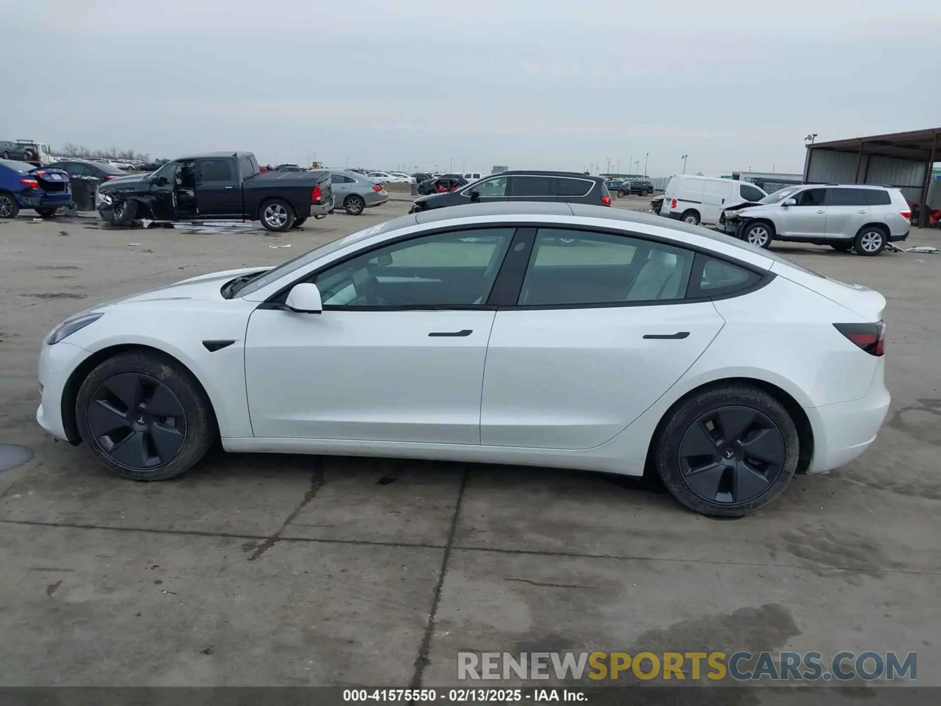 14 Photograph of a damaged car 5YJ3E1EA5PF550926 TESLA MODEL 3 2023