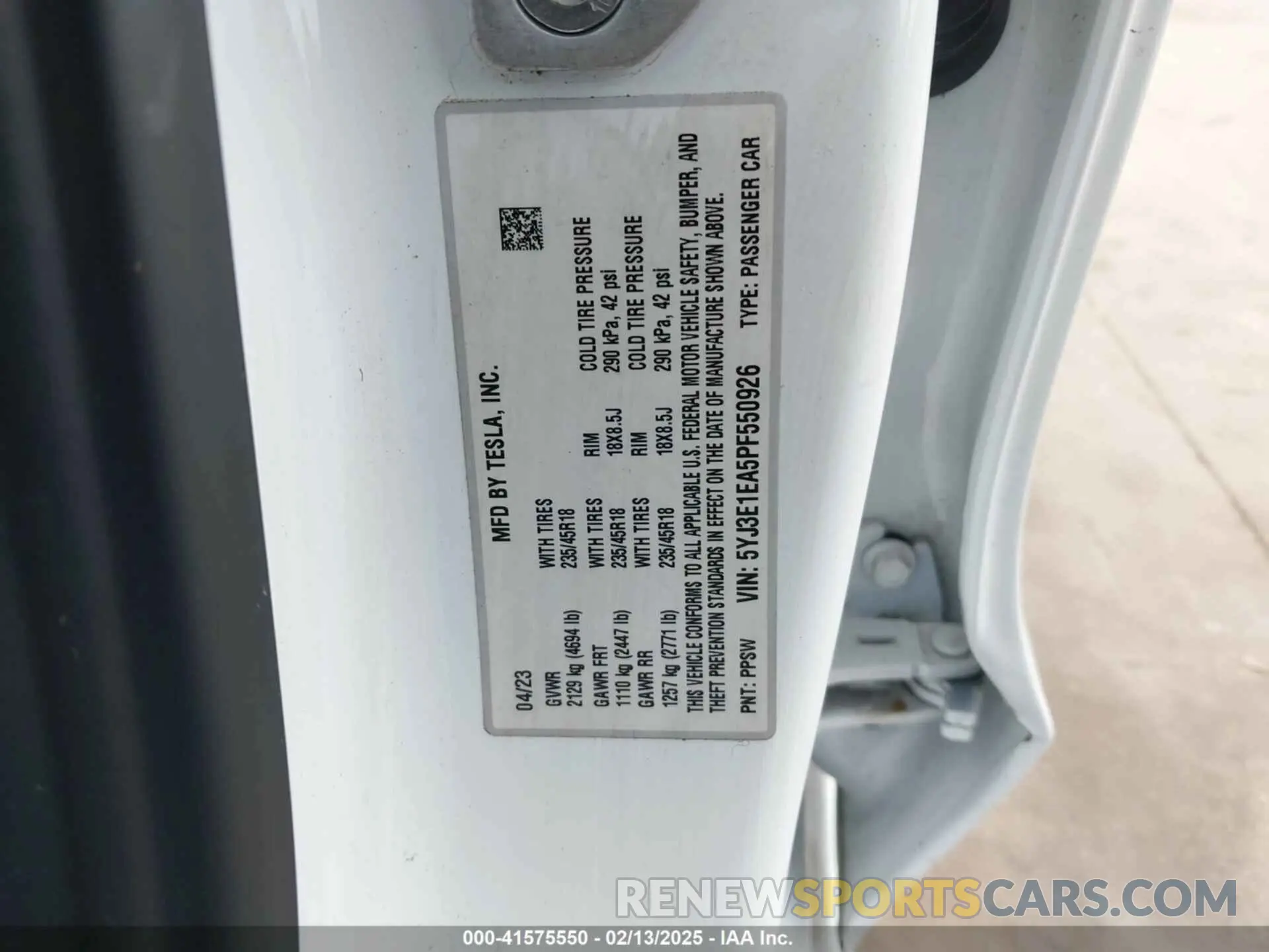 9 Photograph of a damaged car 5YJ3E1EA5PF550926 TESLA MODEL 3 2023