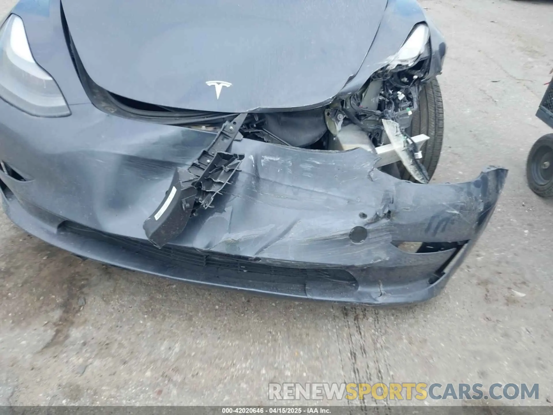 11 Photograph of a damaged car 5YJ3E1EA5PF552790 TESLA MODEL 3 2023