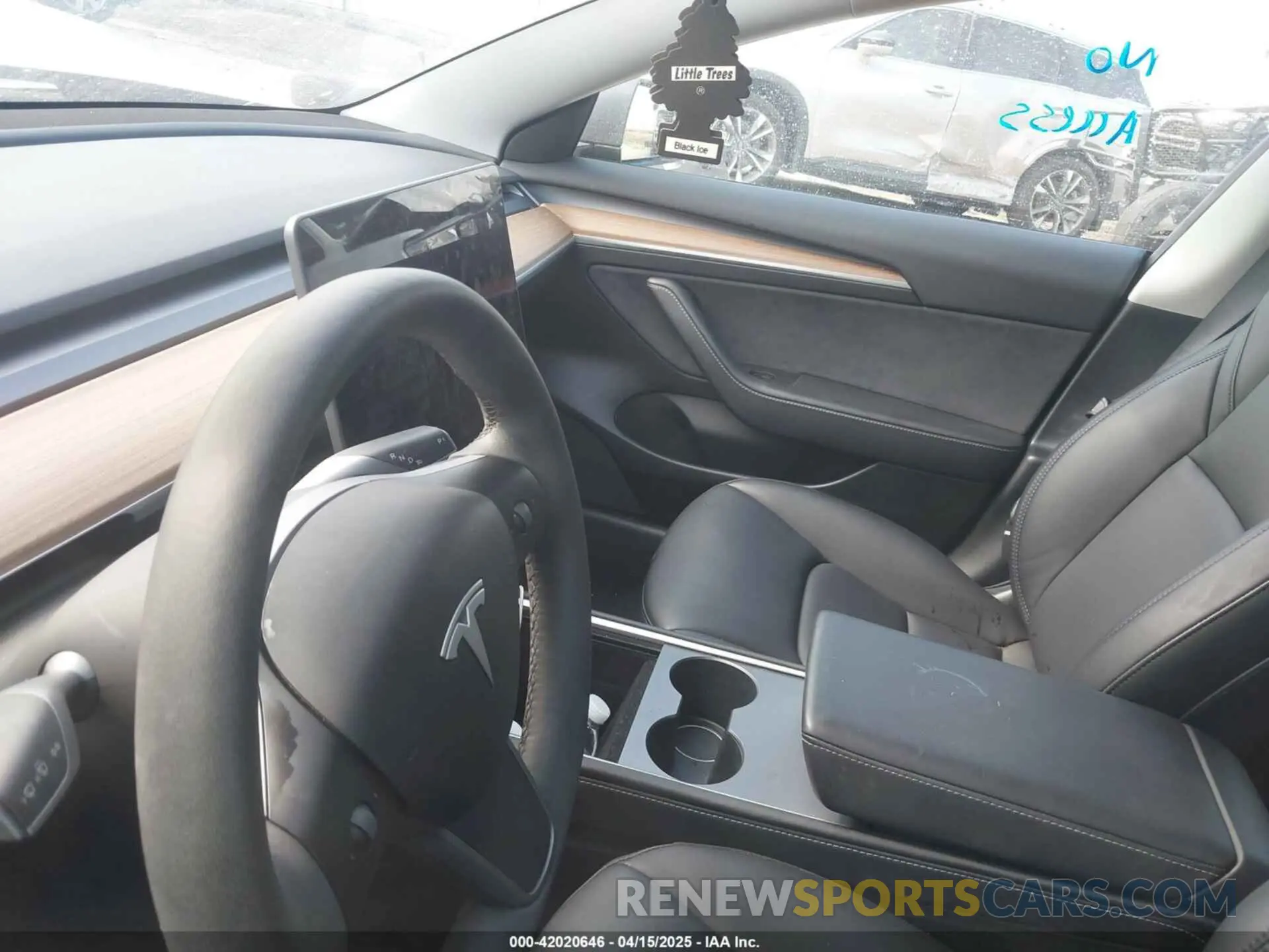 14 Photograph of a damaged car 5YJ3E1EA5PF552790 TESLA MODEL 3 2023