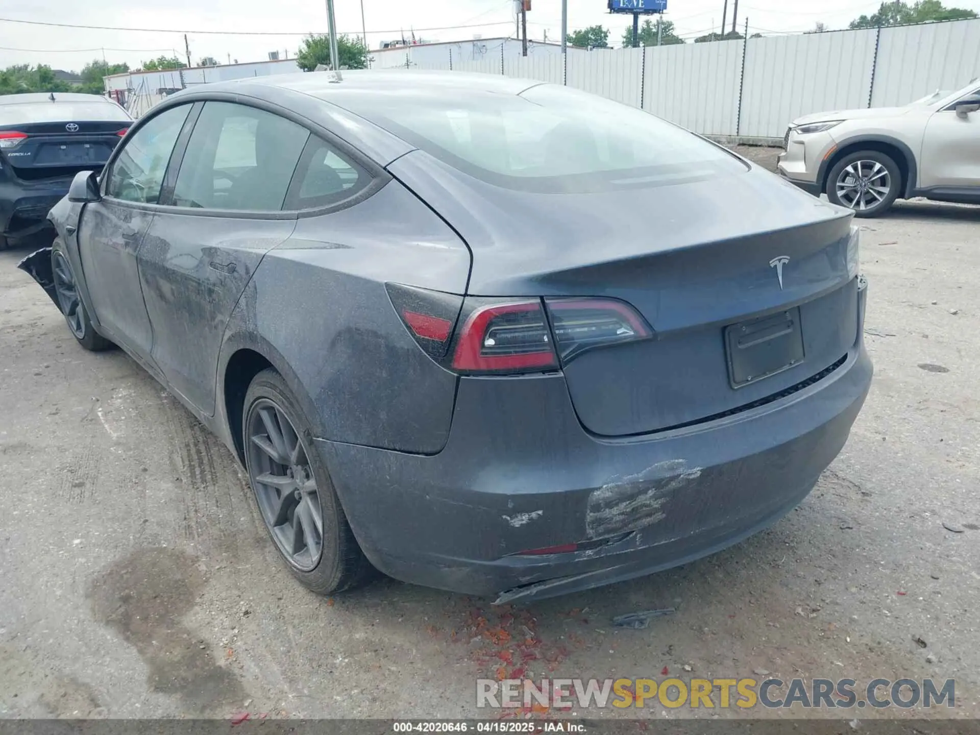 3 Photograph of a damaged car 5YJ3E1EA5PF552790 TESLA MODEL 3 2023