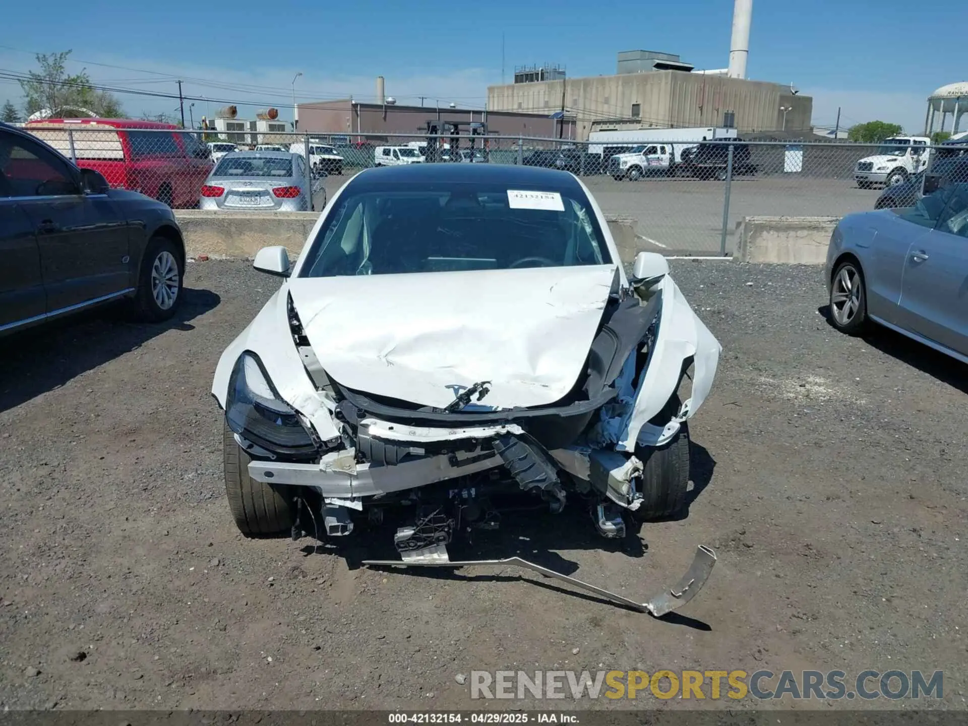 12 Photograph of a damaged car 5YJ3E1EA5PF553275 TESLA MODEL 3 2023