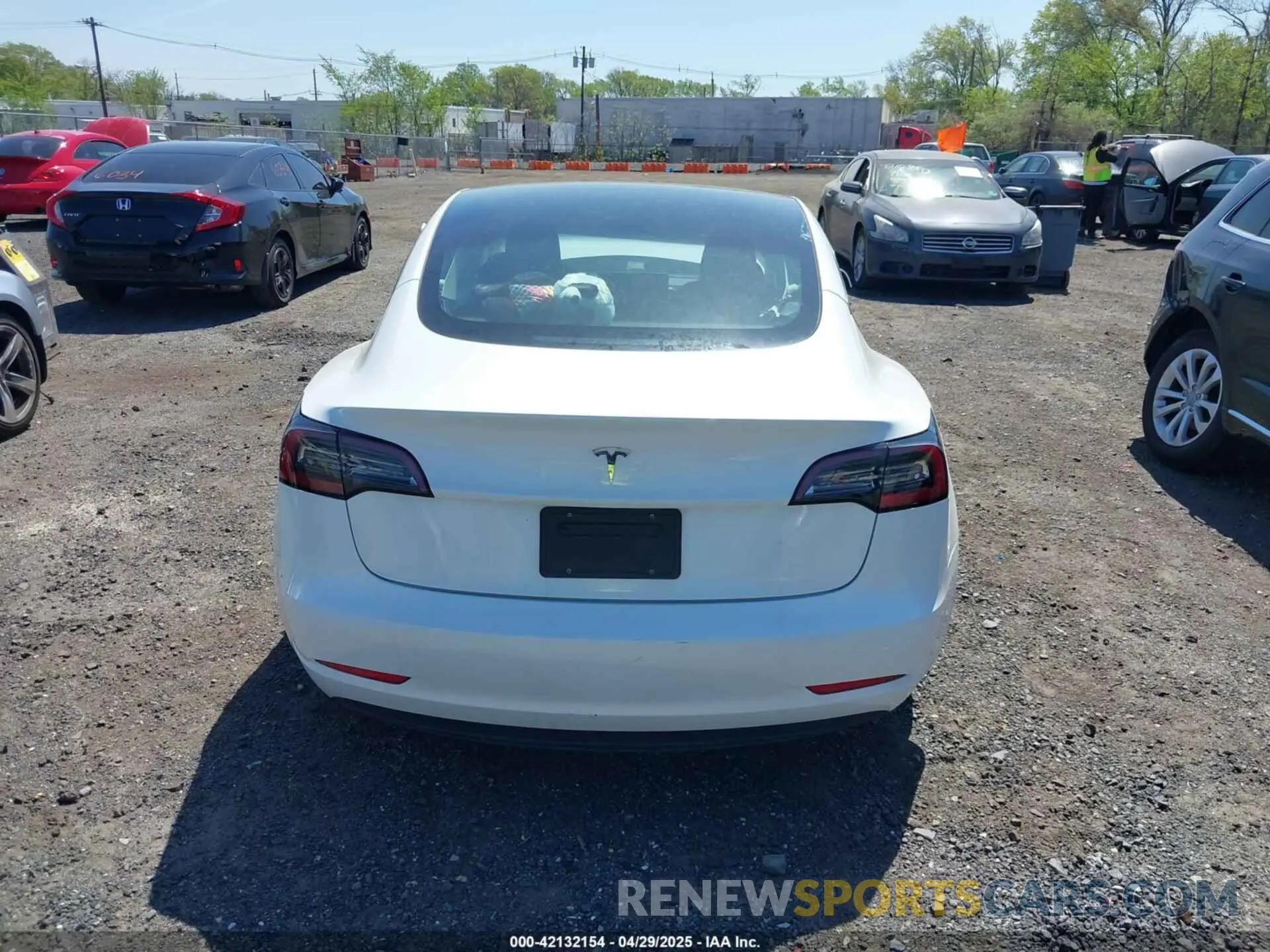 16 Photograph of a damaged car 5YJ3E1EA5PF553275 TESLA MODEL 3 2023