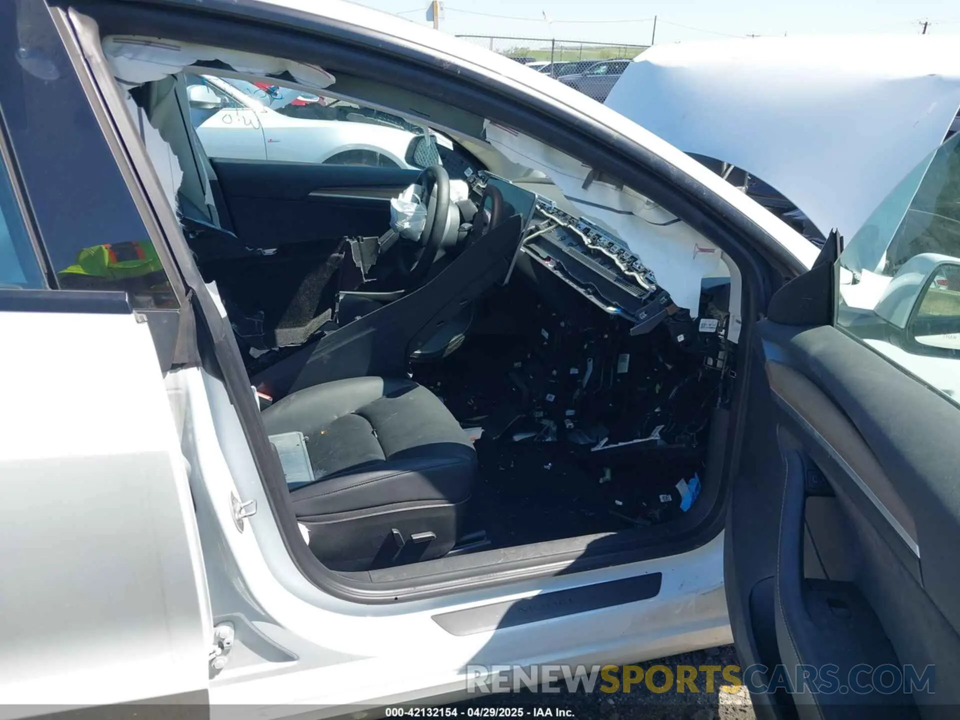 5 Photograph of a damaged car 5YJ3E1EA5PF553275 TESLA MODEL 3 2023