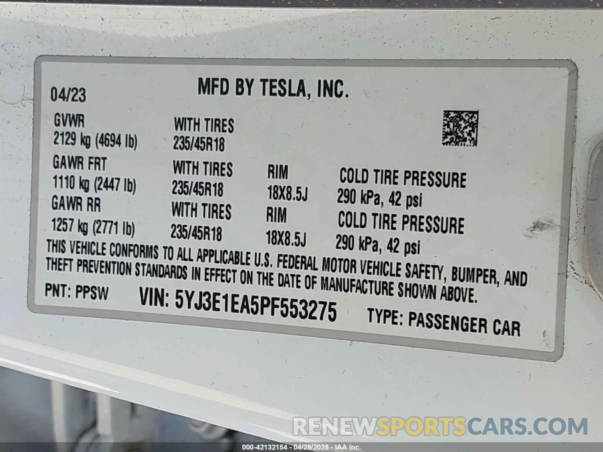 9 Photograph of a damaged car 5YJ3E1EA5PF553275 TESLA MODEL 3 2023