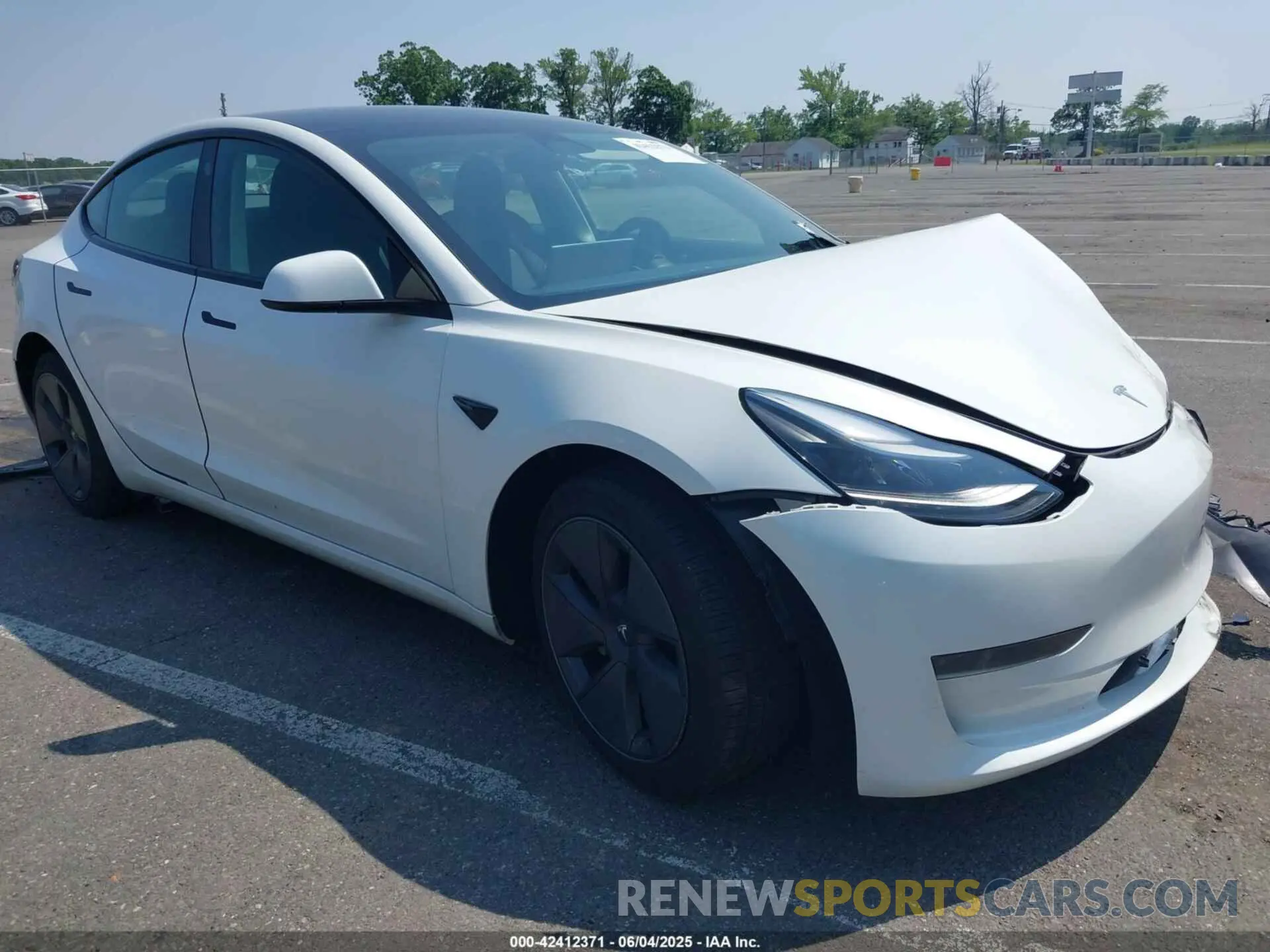 1 Photograph of a damaged car 5YJ3E1EA5PF555642 TESLA MODEL 3 2023